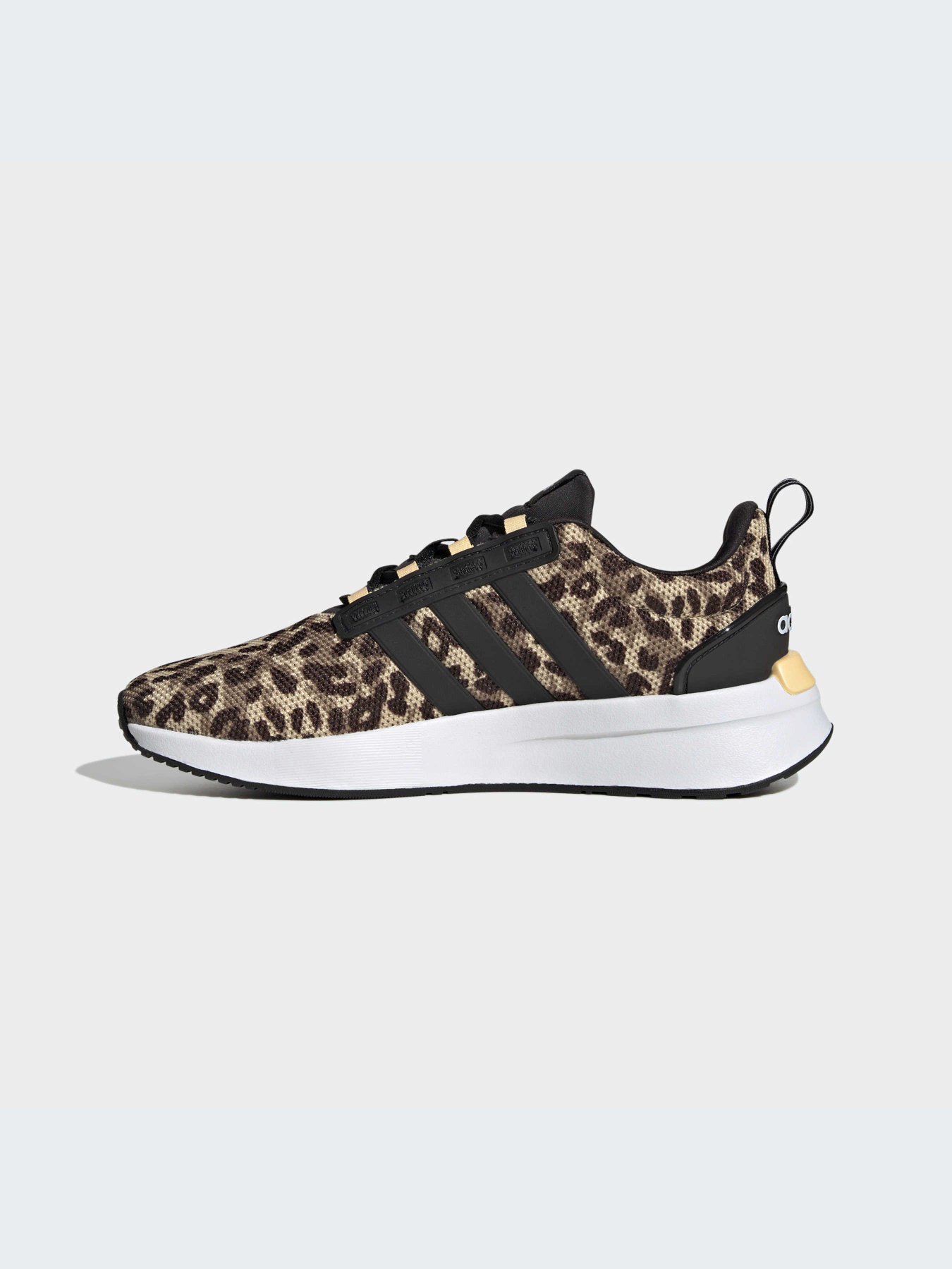 Кросівки Adidas модель HP2735 Кросівки Adidas модель HP2735 Фото