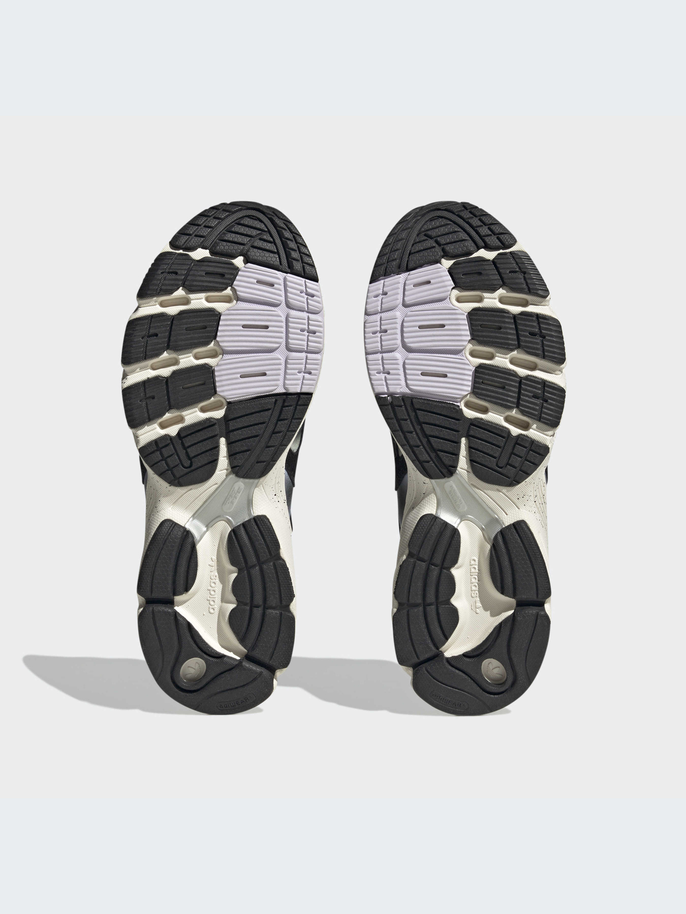 Кроссовки Adidas модель HQ8954 Кроссовки Adidas модель HQ8954 Фото