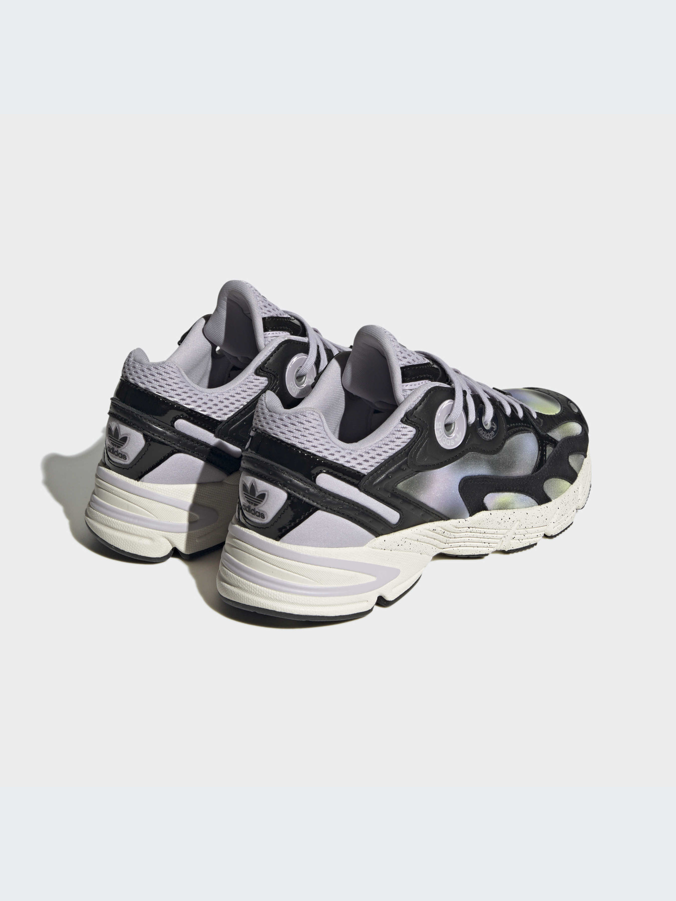 Кроссовки Adidas модель HQ8954 Кроссовки Adidas модель HQ8954 Фото