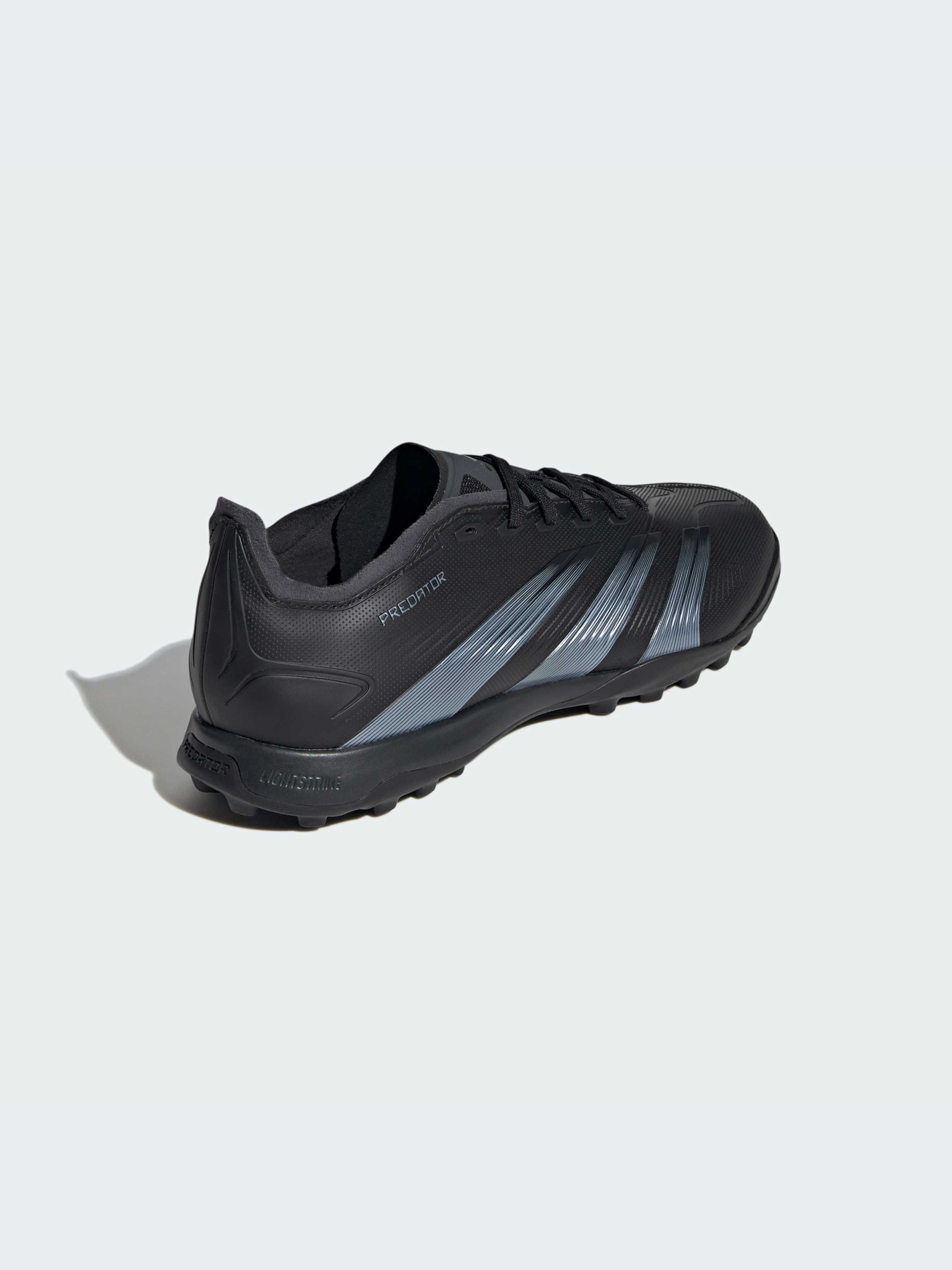 Кросівки Adidas Predator модель IE2614 Кросівки Adidas Predator модель IE2614 Фото