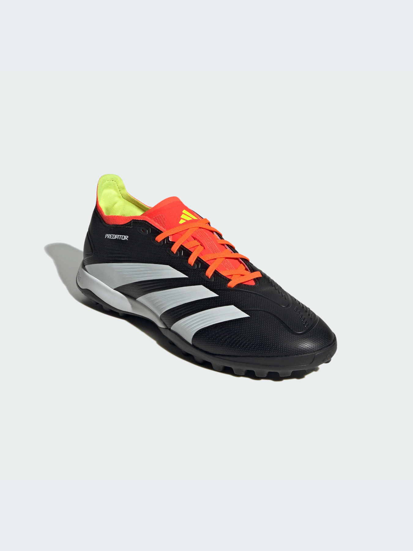 Кросівки Adidas Predator модель IG7723 Кросівки Adidas Predator модель IG7723 Фото
