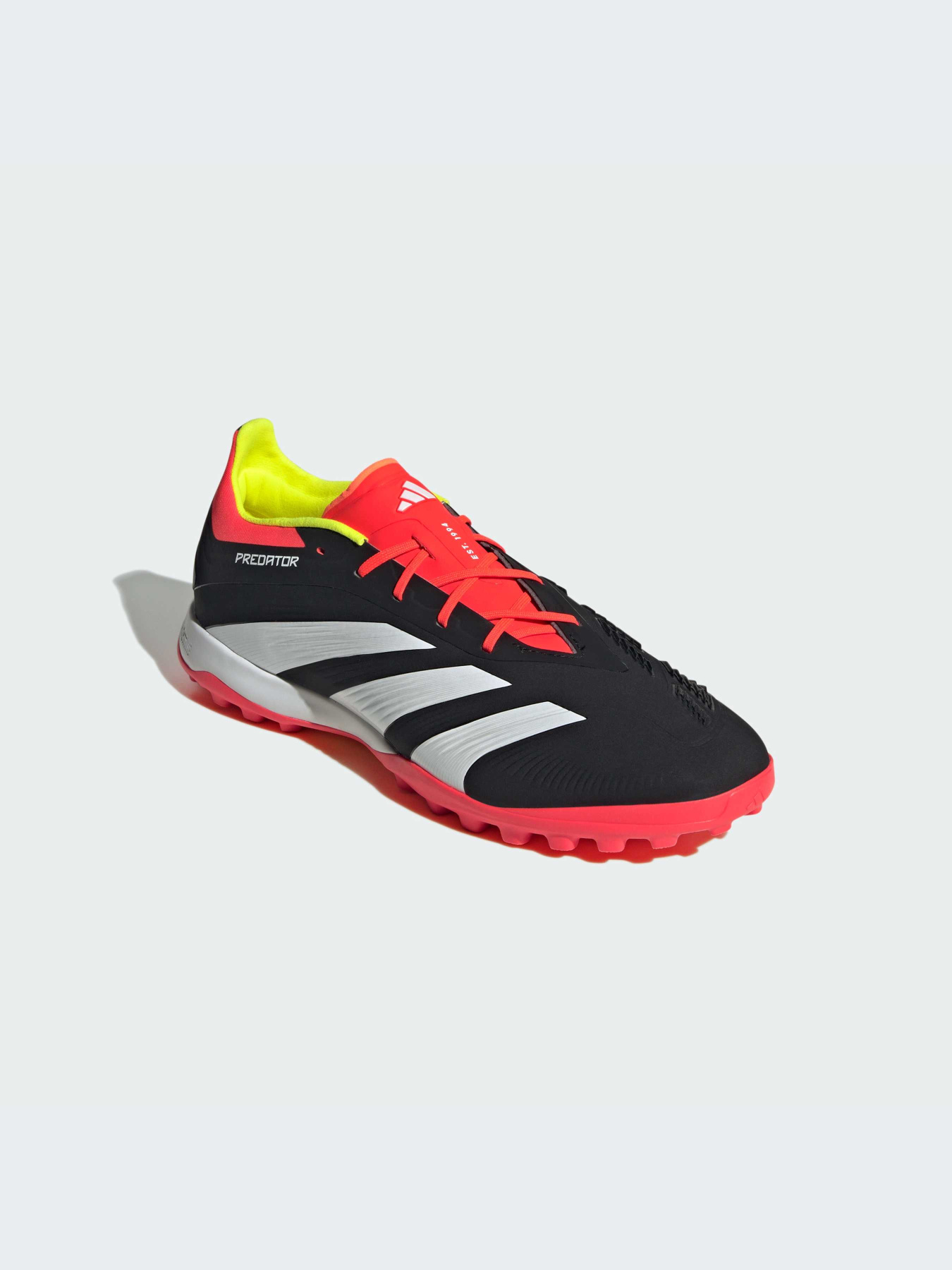 Кросівки Adidas Predator модель IG7731 Кросівки Adidas Predator модель IG7731 Фото
