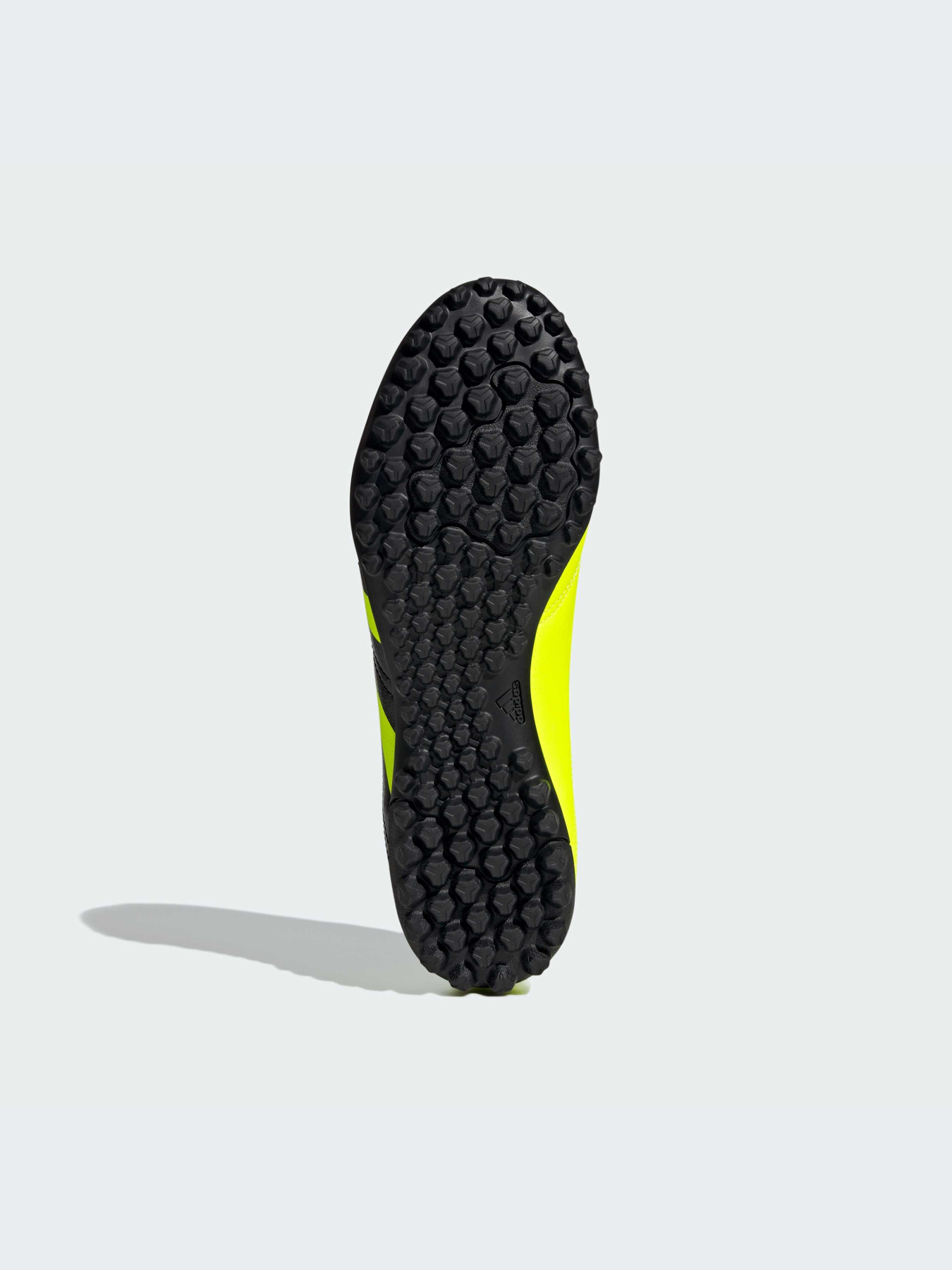 Кроссовки Adidas Predator модель IG7712 Кроссовки Adidas Predator модель IG7712 Фото