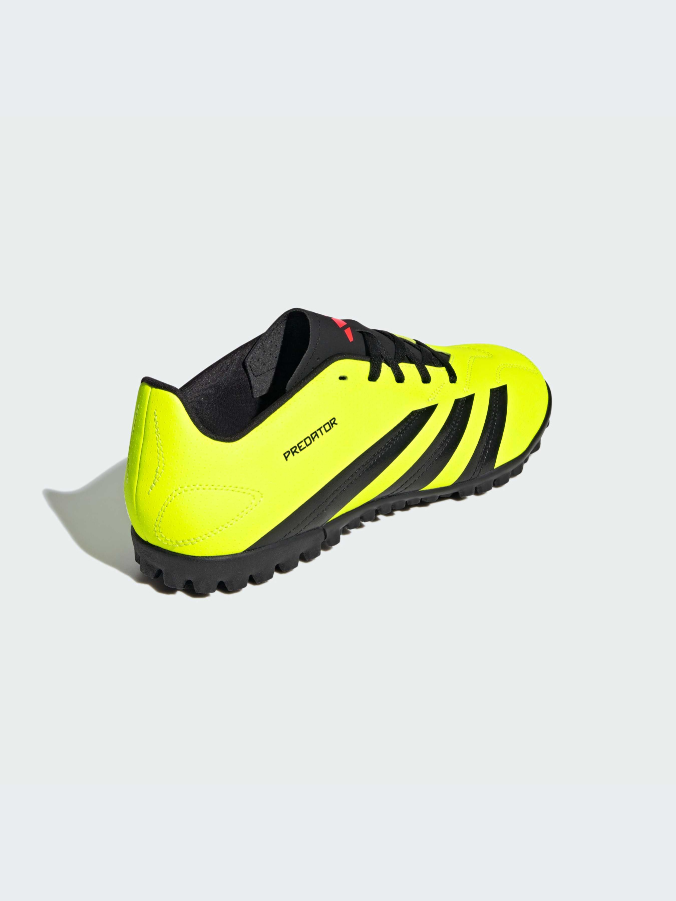 Кроссовки Adidas Predator модель IG7712 Кроссовки Adidas Predator модель IG7712 Фото