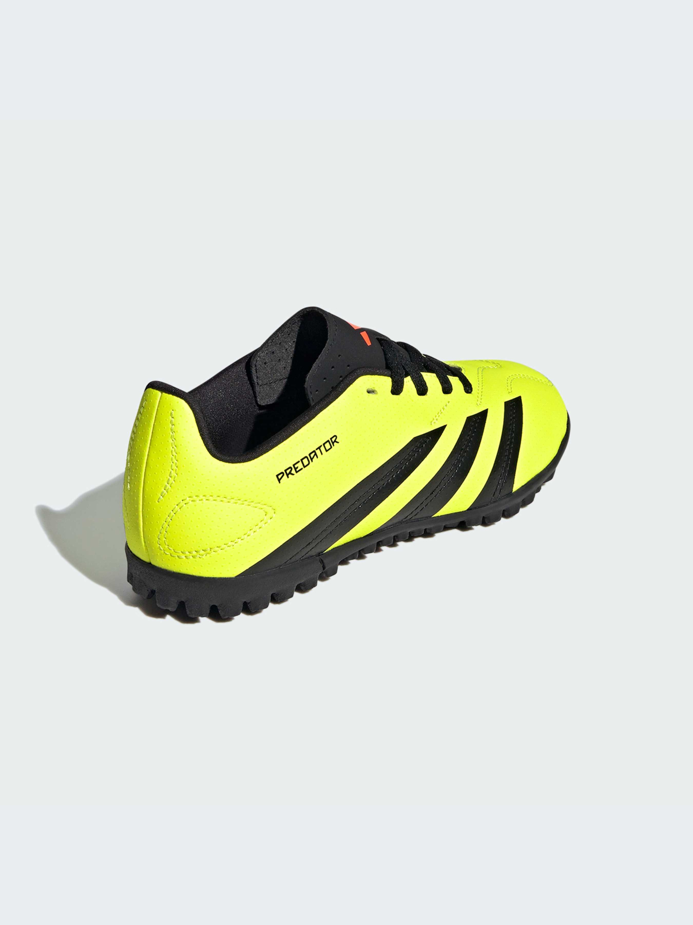 Кросівки Adidas Predator модель IG5436 Кросівки Adidas Predator модель IG5436 Фото