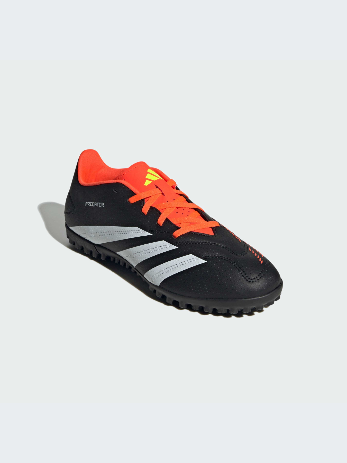 Кросівки Adidas Predator модель IG7711 Фото