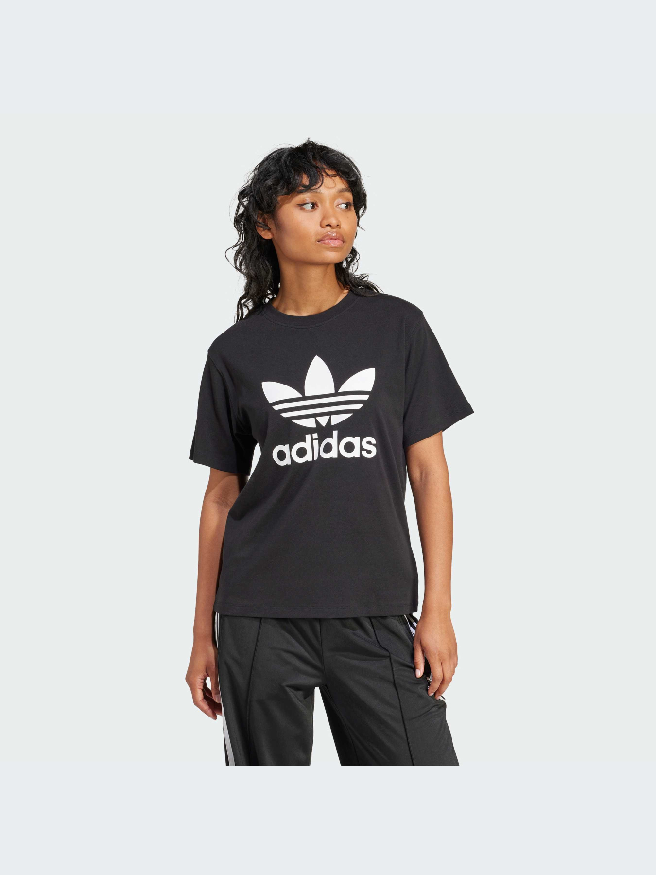 Футболки и поло Adidas Adicolor модель IR9533 Футболки и поло Adidas Adicolor модель IR9533 Фото