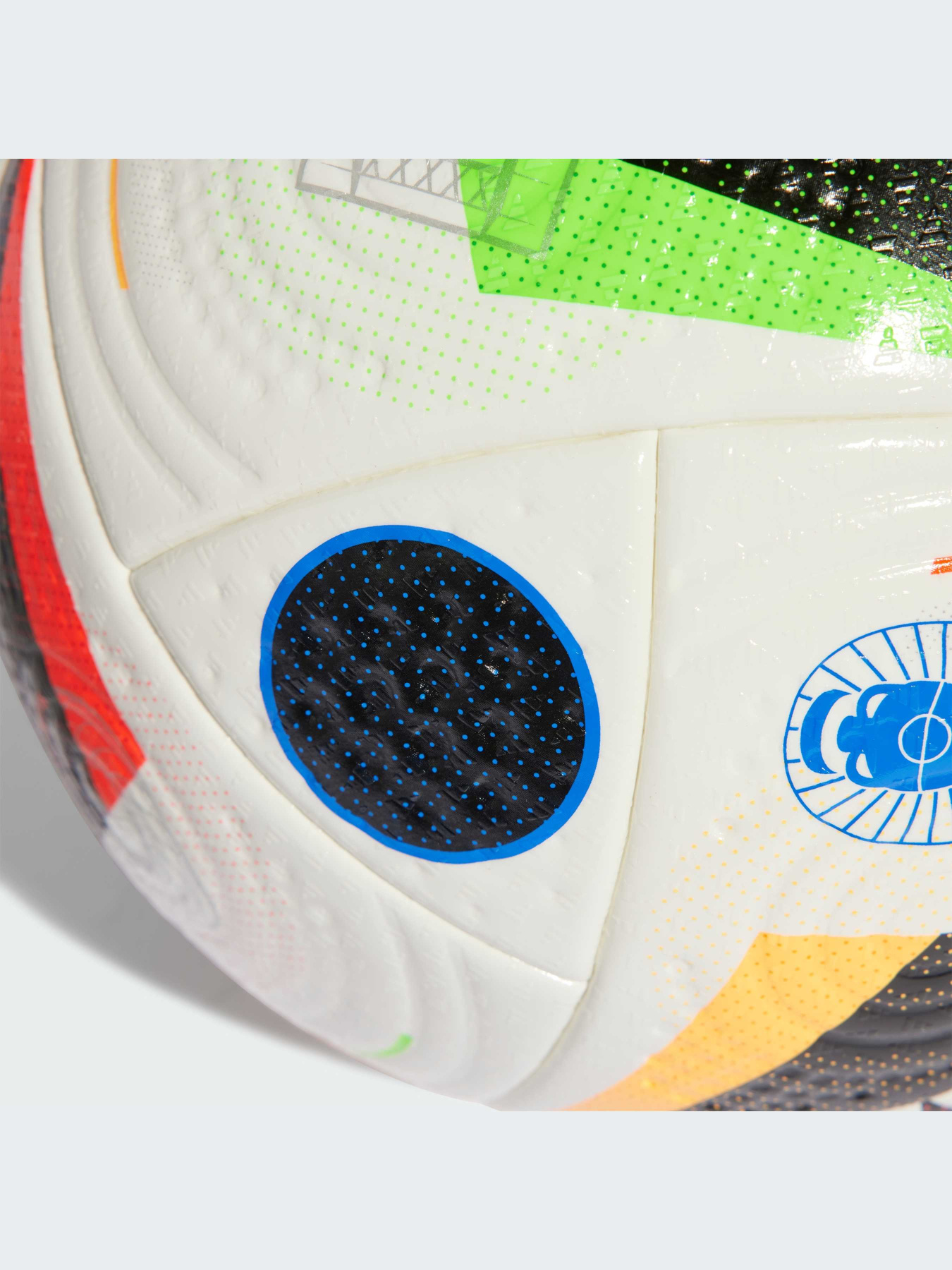 Мячи Adidas модель IQ3682 Фото