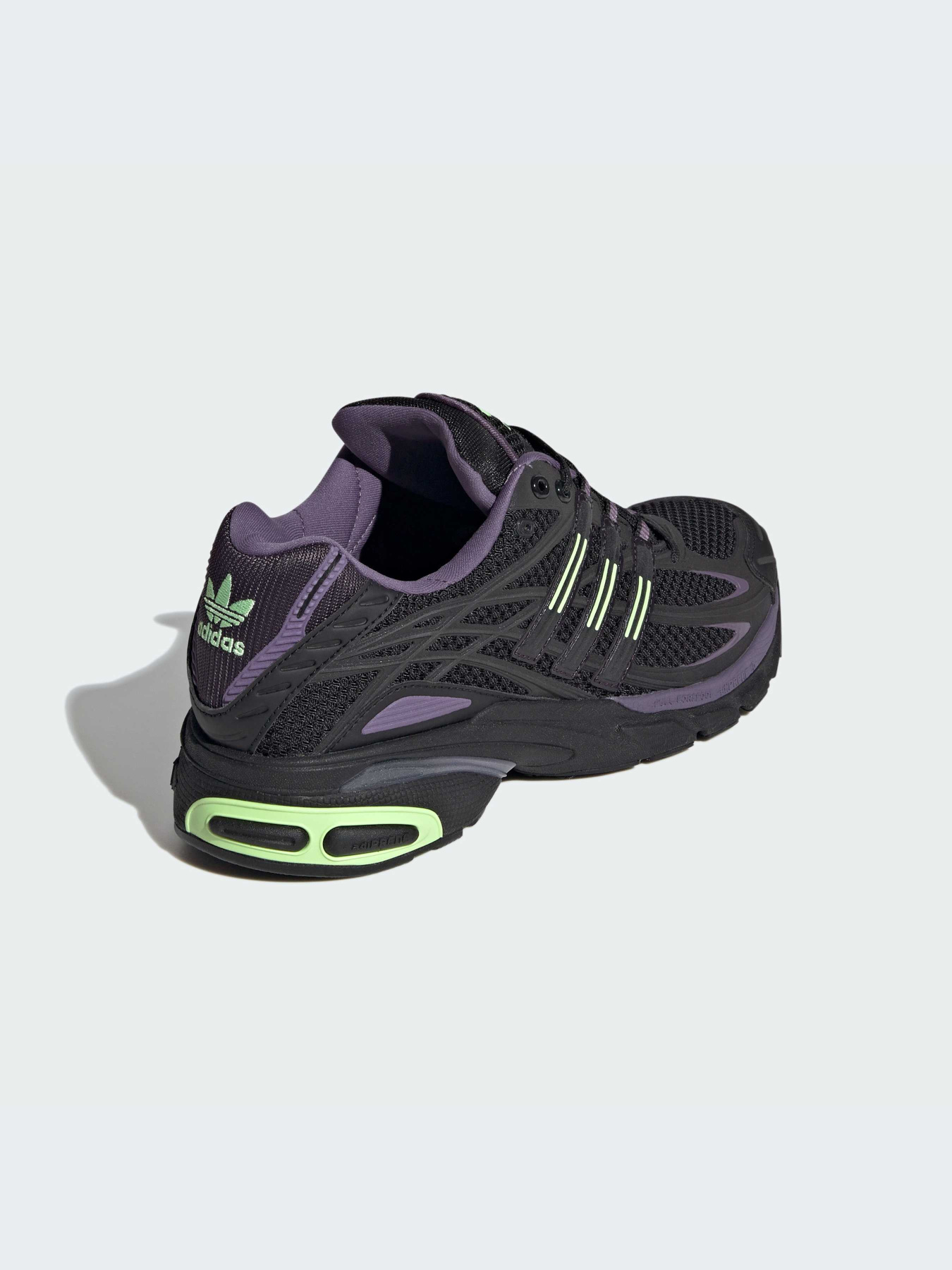Кроссовки Adidas модель IF4028 Кроссовки Adidas модель IF4028 Фото