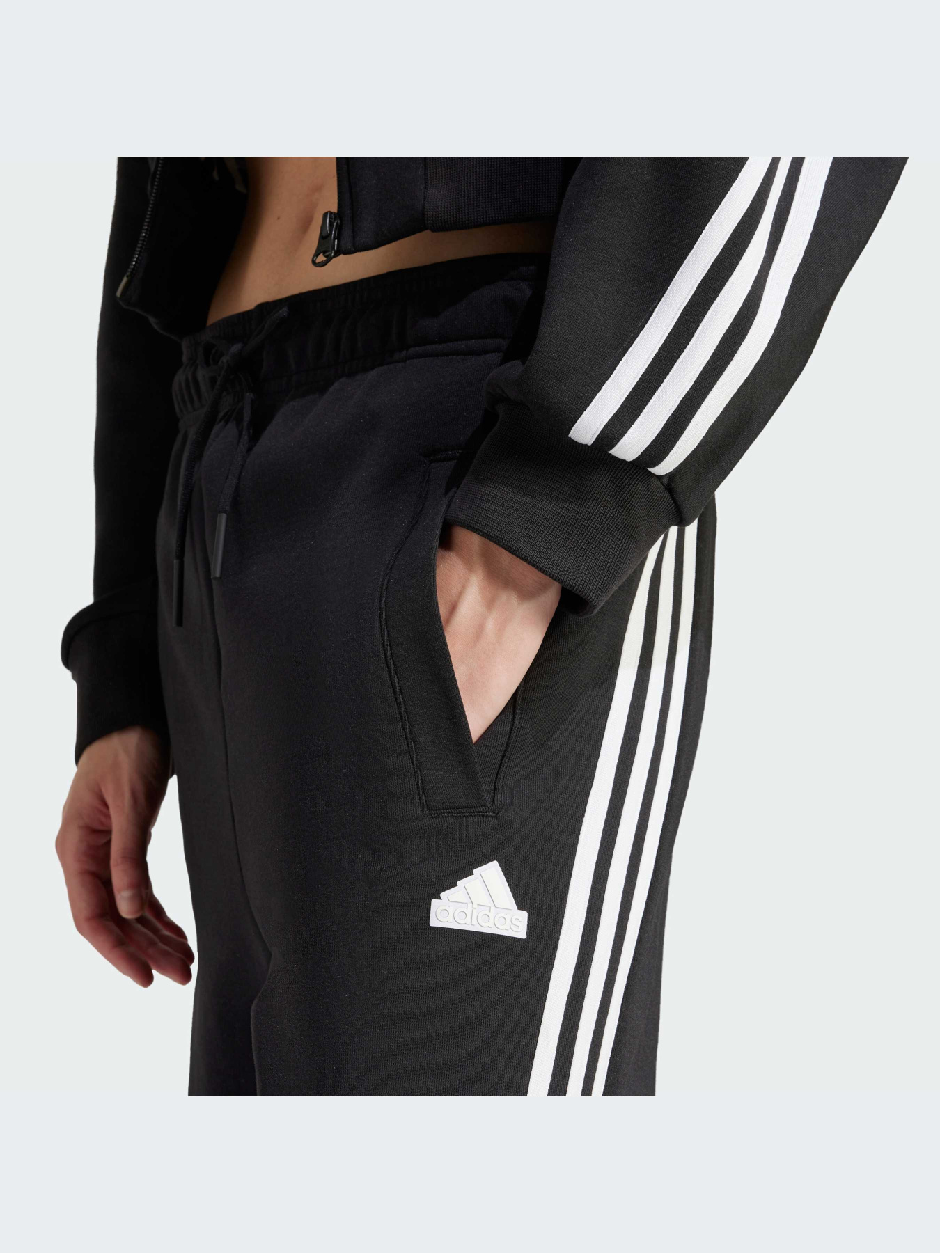 Штани Adidas 3 Stripes модель IN9474 Штани Adidas 3 Stripes модель IN9474 Фото