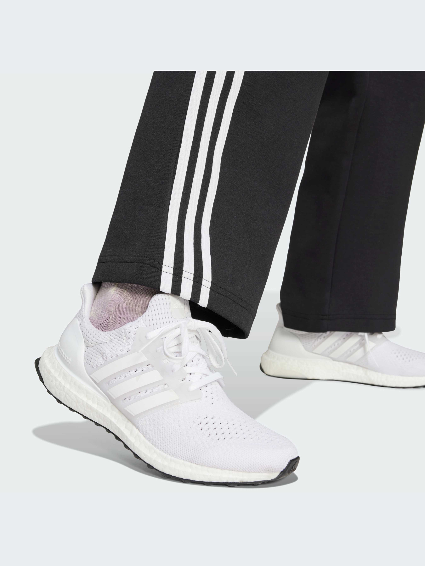 Штани Adidas 3 Stripes модель IN9474 Штани Adidas 3 Stripes модель IN9474 Фото
