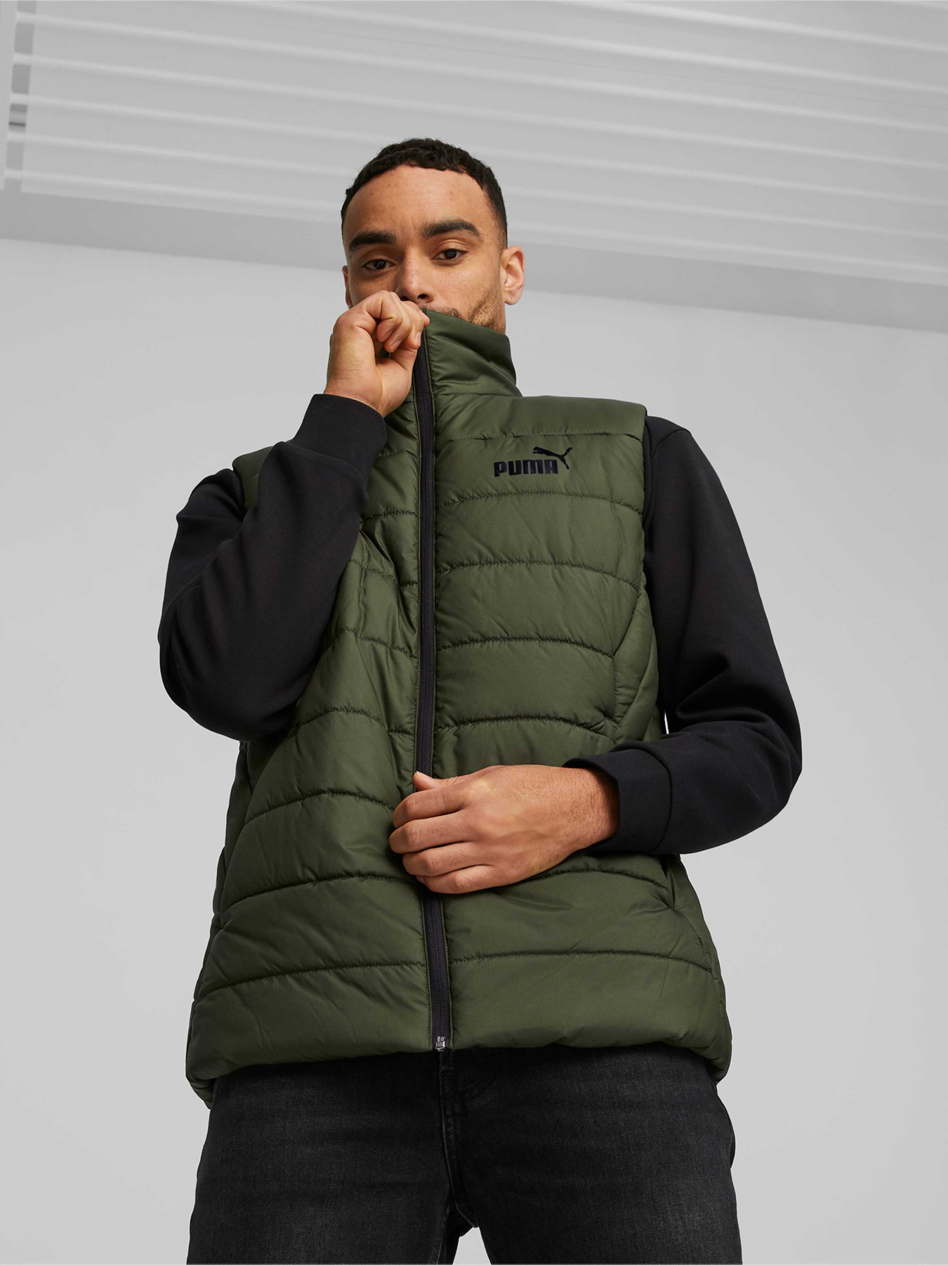 Куртки та дублянки PUMA Ess Padded Vest модель 848939 Фото