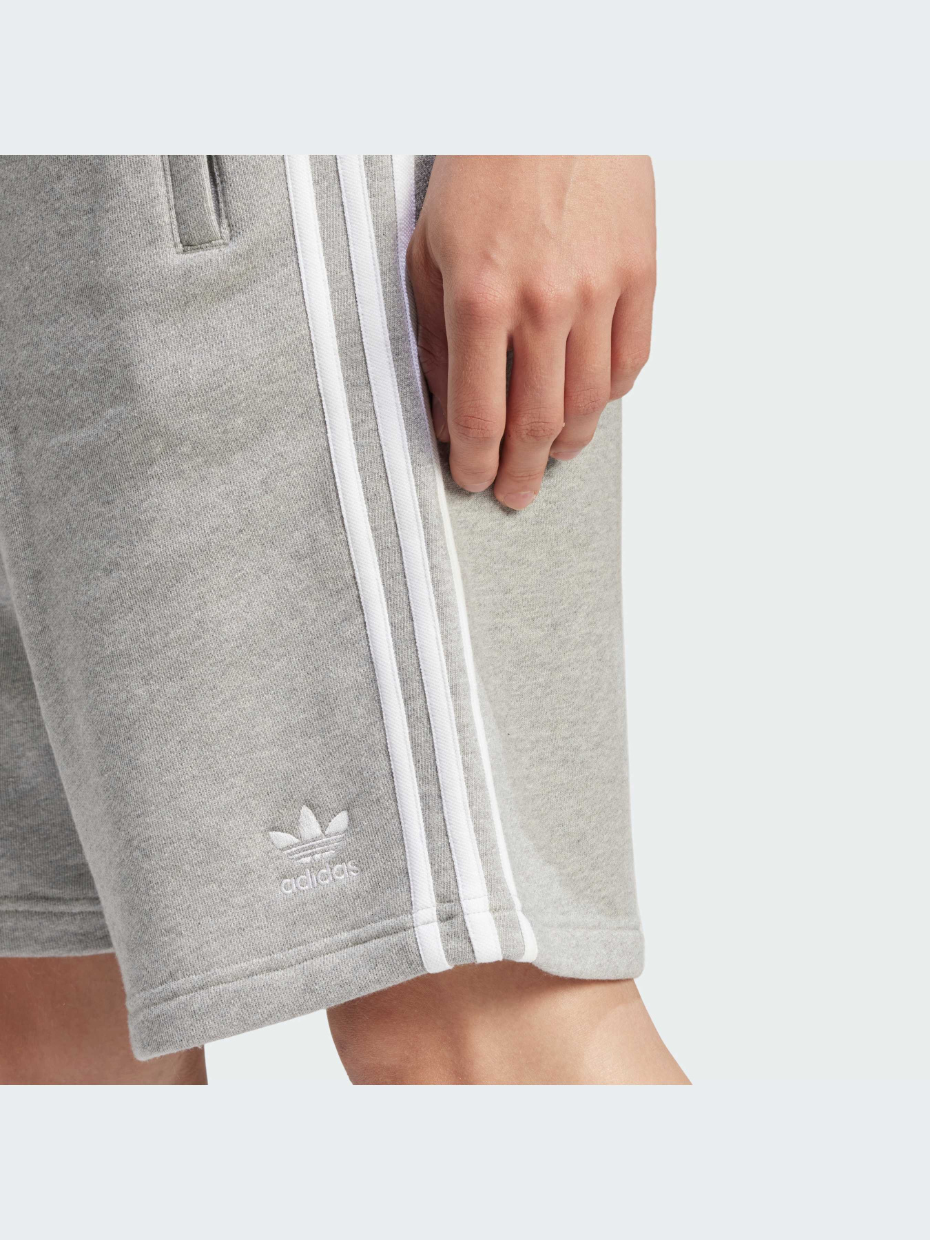 Шорти Adidas Adicolor модель IU2340 Шорти Adidas Adicolor модель IU2340 Фото