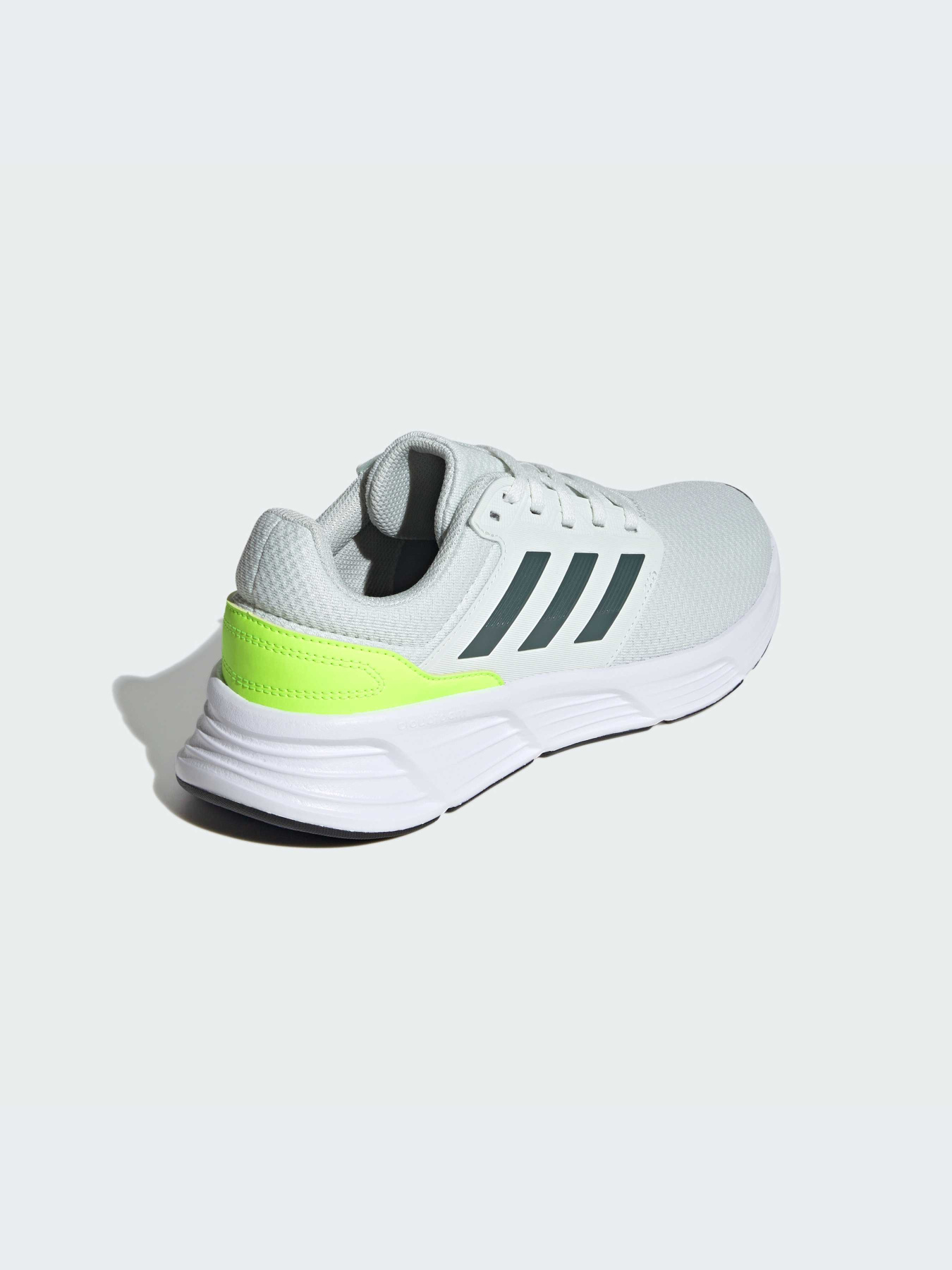 Кросівки Adidas Galaxy модель IE8135 Кросівки Adidas Galaxy модель IE8135 Фото