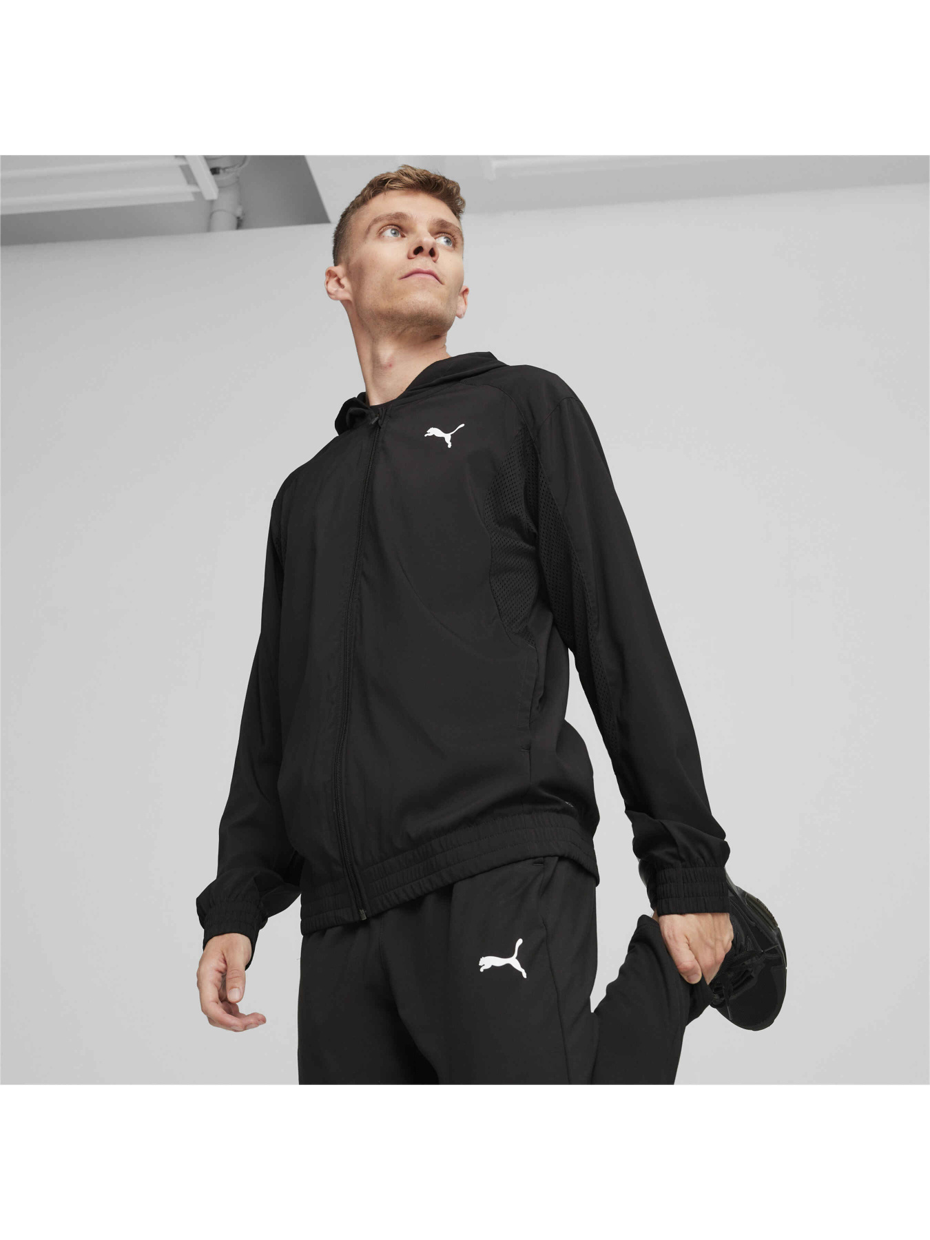 Куртки и дубленки PUMA Fit Woven Fz Jacket модель 524920 Куртки и дубленки PUMA Fit Woven Fz Jacket модель 524920 Фото