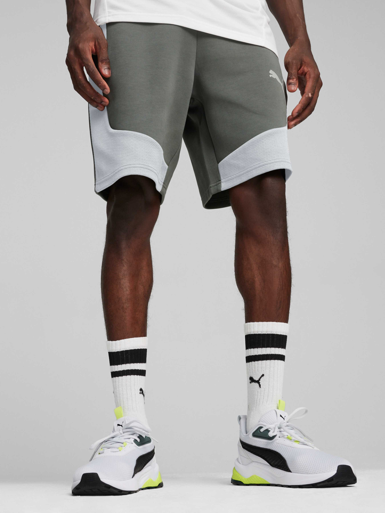 Шорты PUMA Evostripe Shorts модель 678996 Шорты PUMA Evostripe Shorts модель 678996 Фото