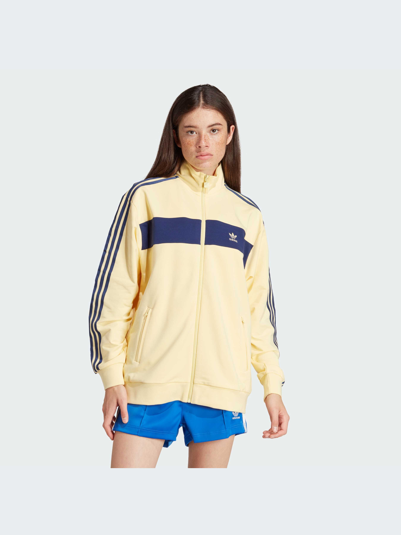 Худи и свитшоты Adidas модель IT9840 Фото