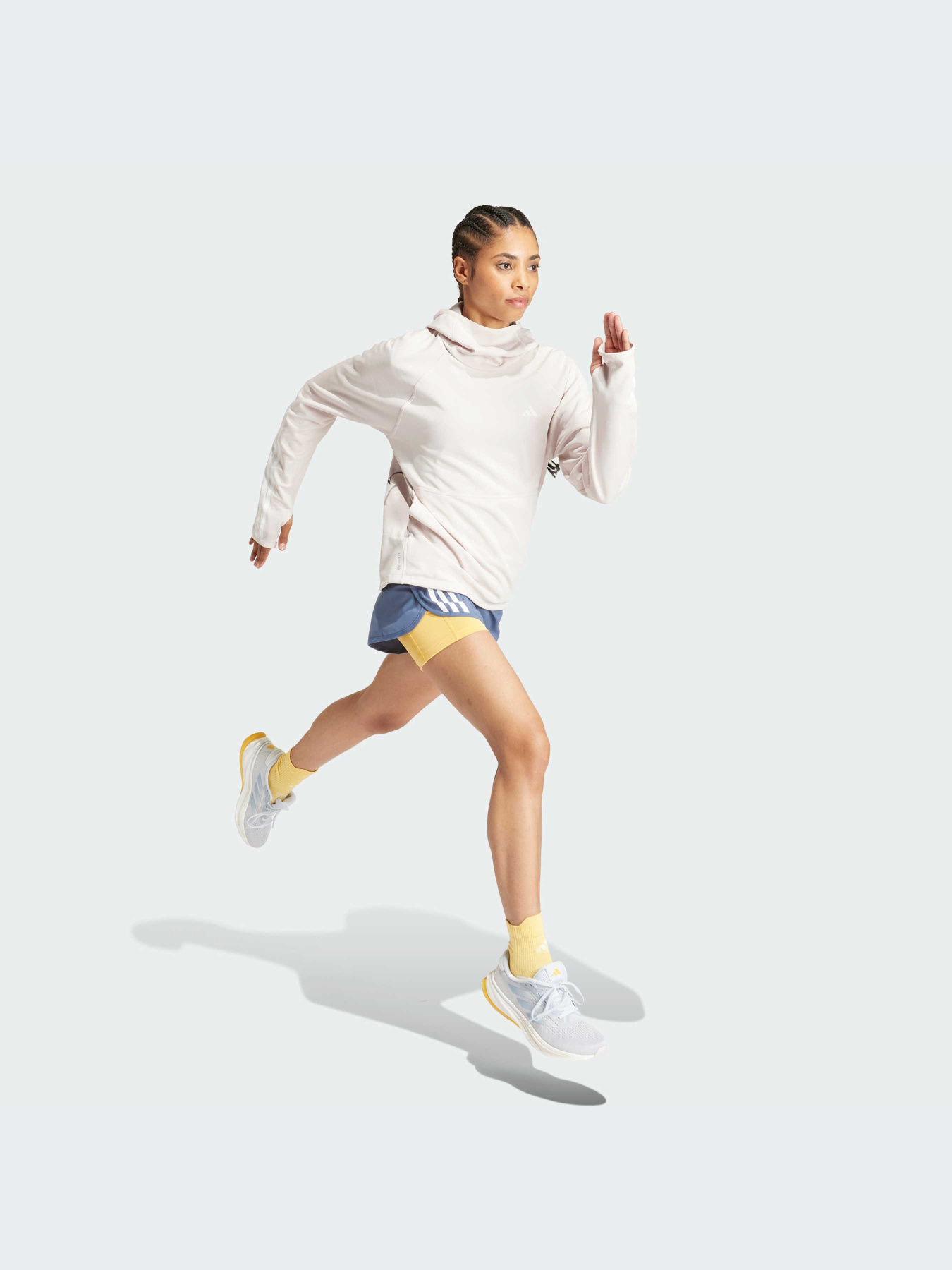 Худи и свитшоты Adidas Supernova модель IQ3852 Фото