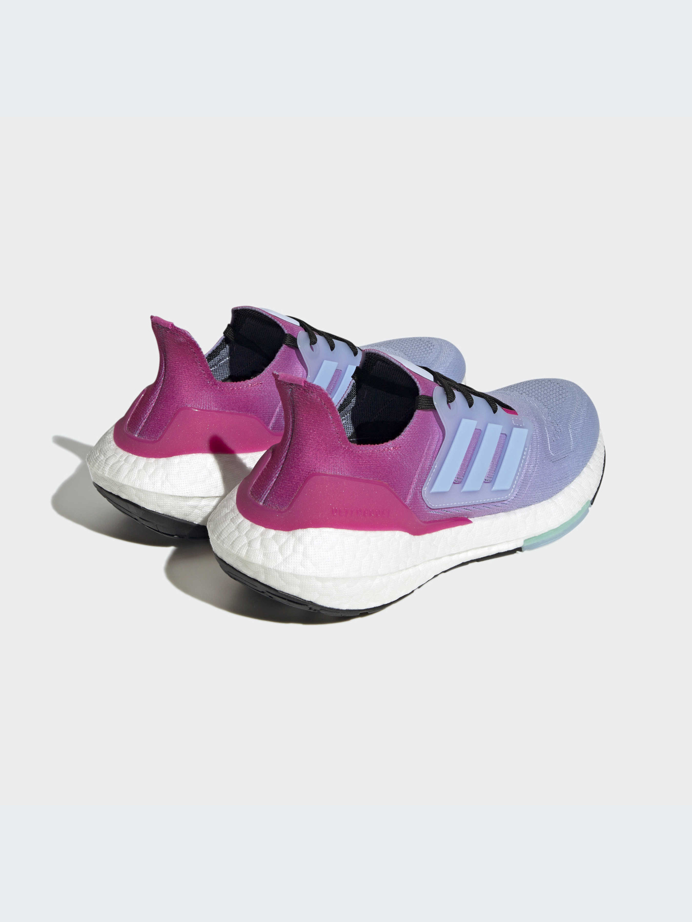 Кроссовки Adidas Ultraboost модель HP9933 Кроссовки Adidas Ultraboost модель HP9933 Фото