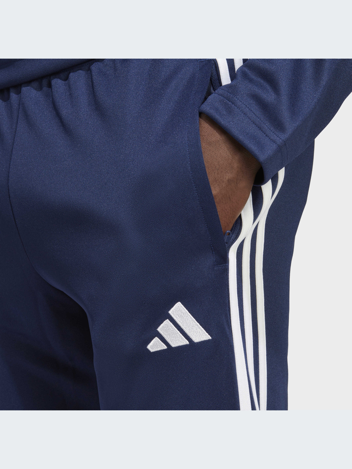 Брюки Adidas Tiro модель HZ0173 Брюки Adidas Tiro модель HZ0173 Фото