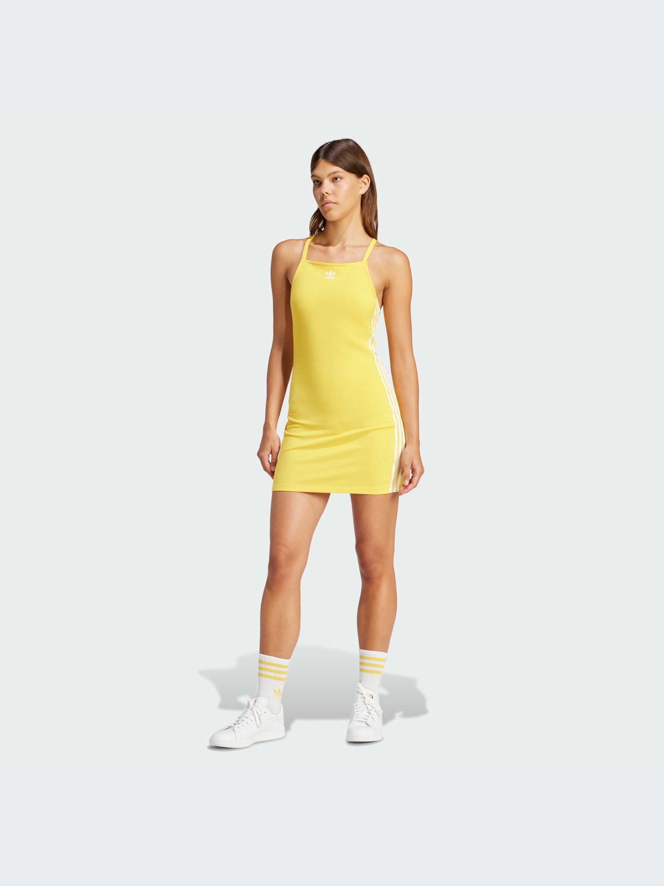 Сукні Adidas Adicolor модель IR8124 Сукні Adidas Adicolor модель IR8124 Фото