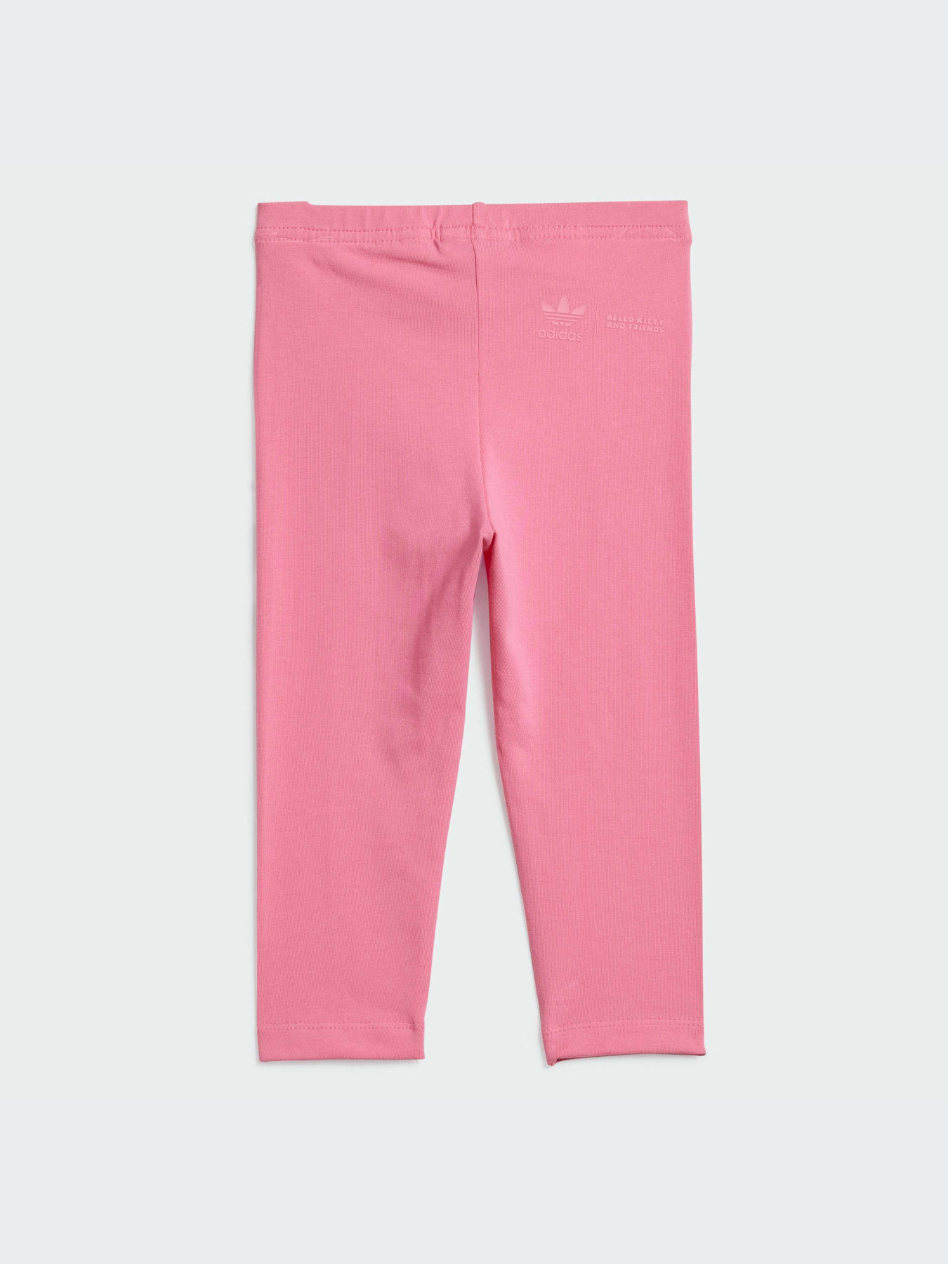 Костюмы Adidas Культовые силуэты модель IT7917 Костюмы Adidas Культовые силуэты модель IT7917 Фото