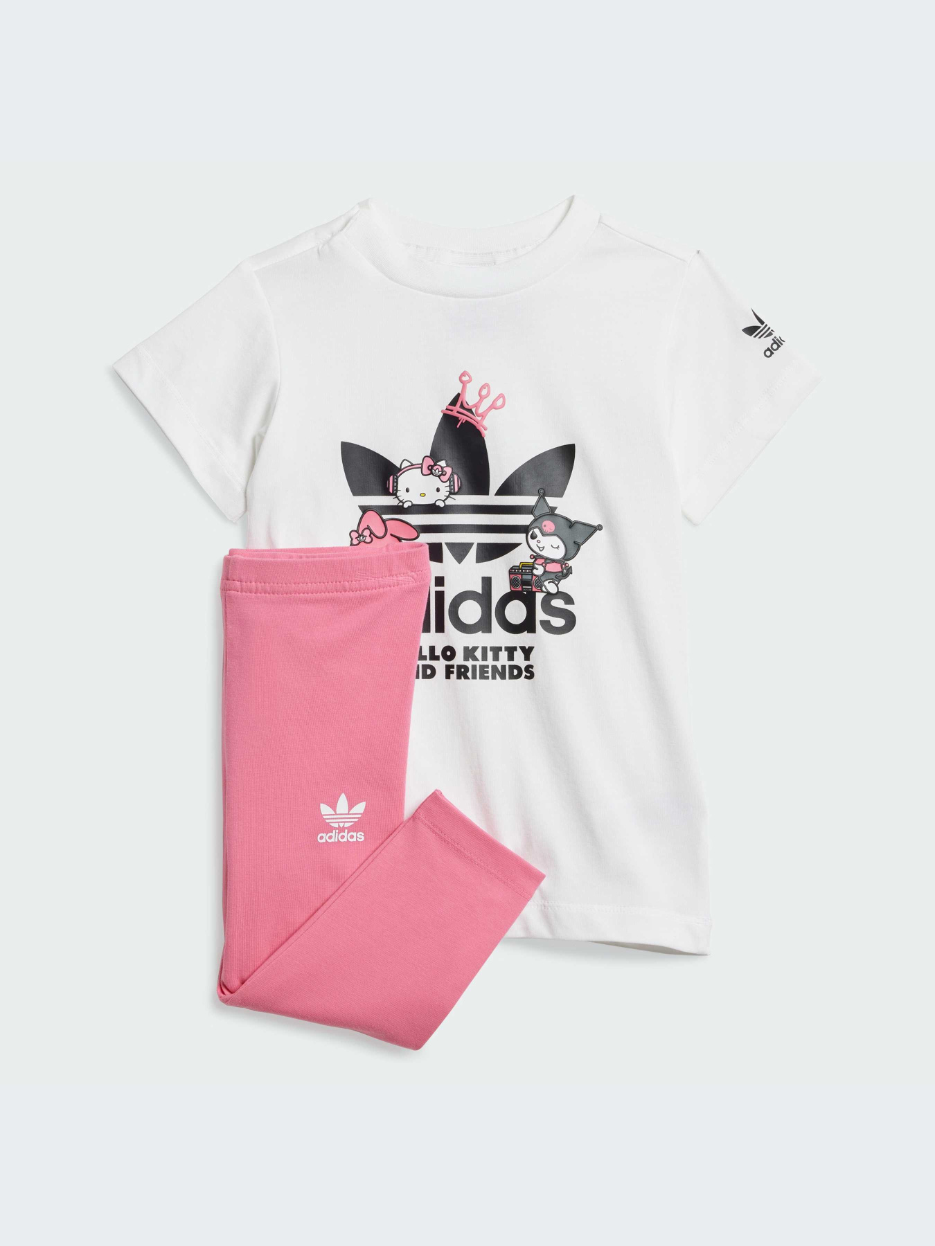 Костюмы Adidas Культовые силуэты модель IT7917 Костюмы Adidas Культовые силуэты модель IT7917 Фото