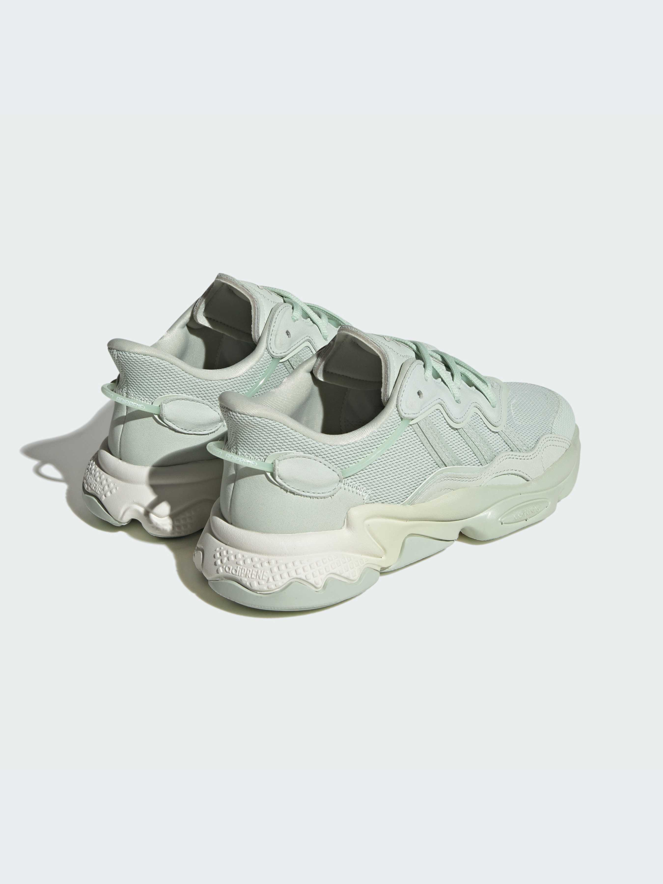 Кроссовки Adidas Ozweego модель IG5934 Фото