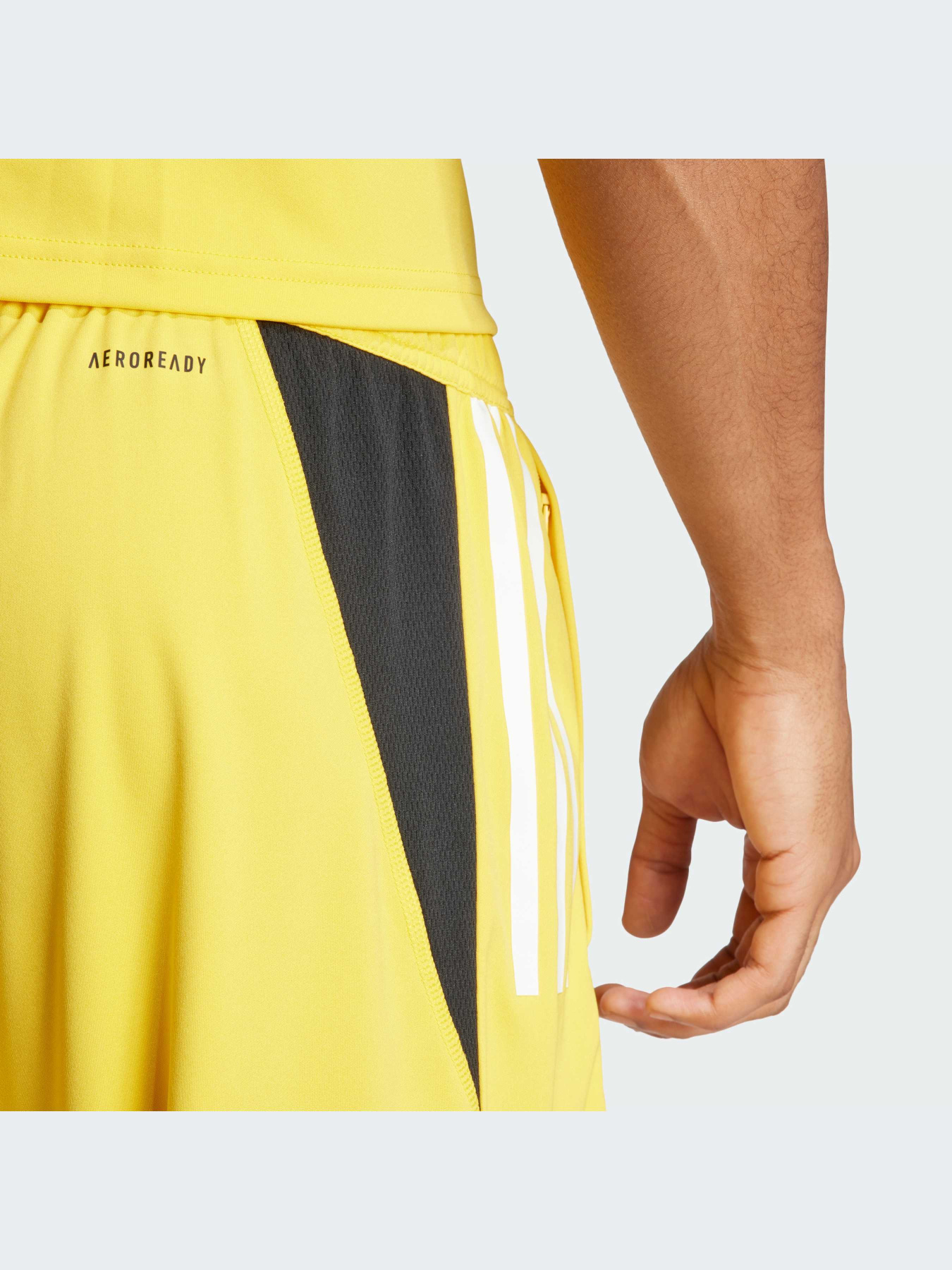 Шорты Adidas модель IQ0870 Шорты Adidas модель IQ0870 Фото