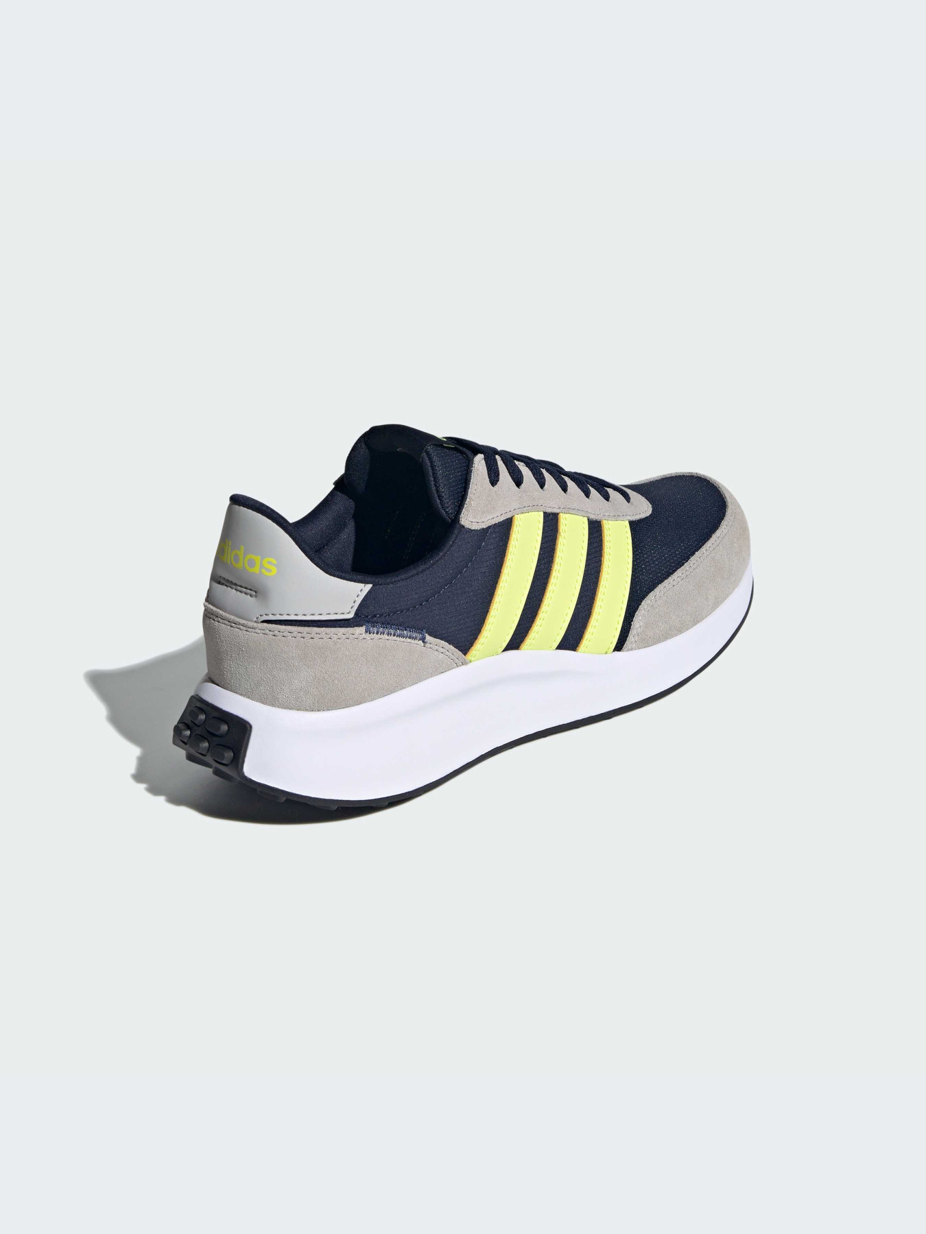 Кросівки Adidas модель IG1184 Кросівки Adidas модель IG1184 Фото