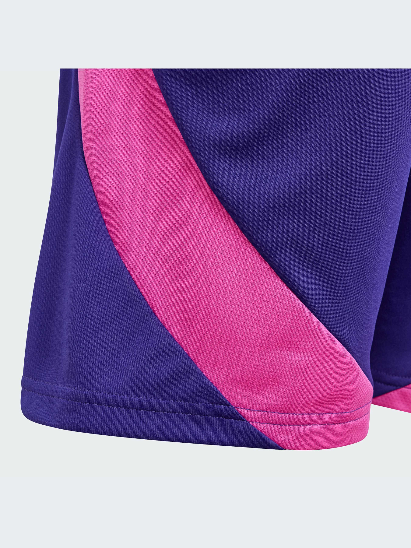 Шорты Adidas модель IP8162 Шорты Adidas модель IP8162 Фото
