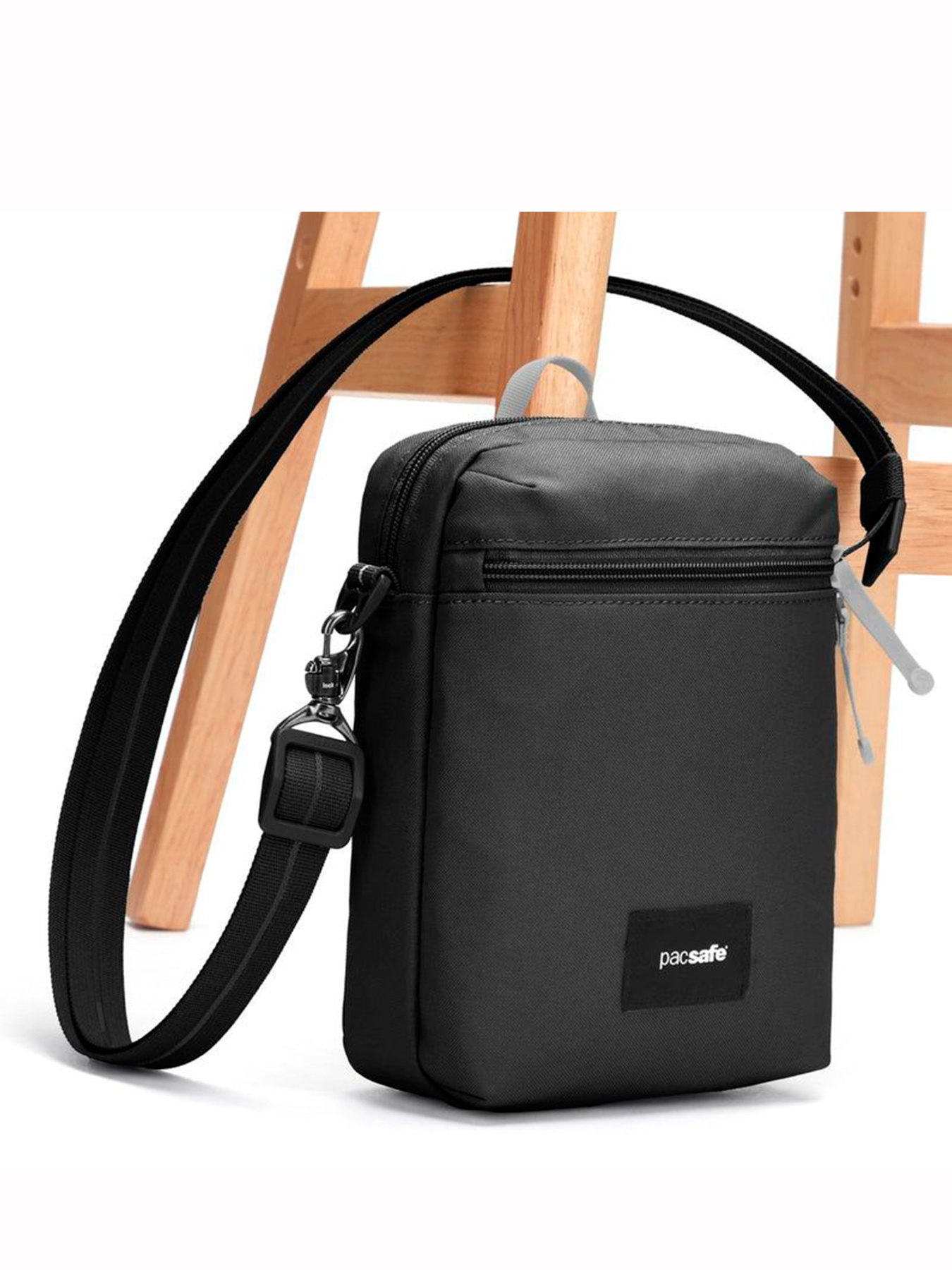 Сумки Pacsafe модель 35170130 Сумки Pacsafe модель 35170130 Фото