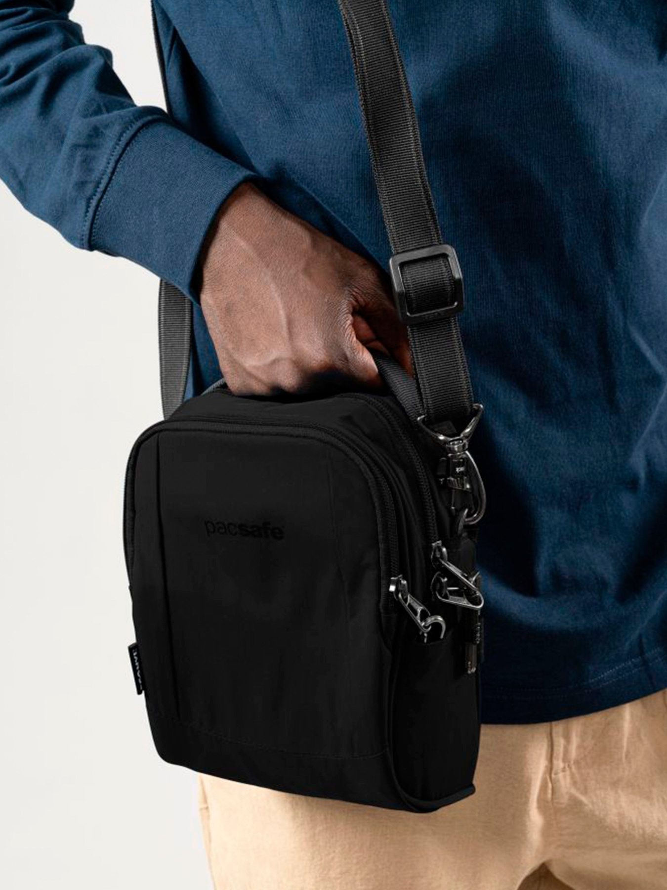 Сумки Pacsafe Metrosafe модель 40131138 Фото