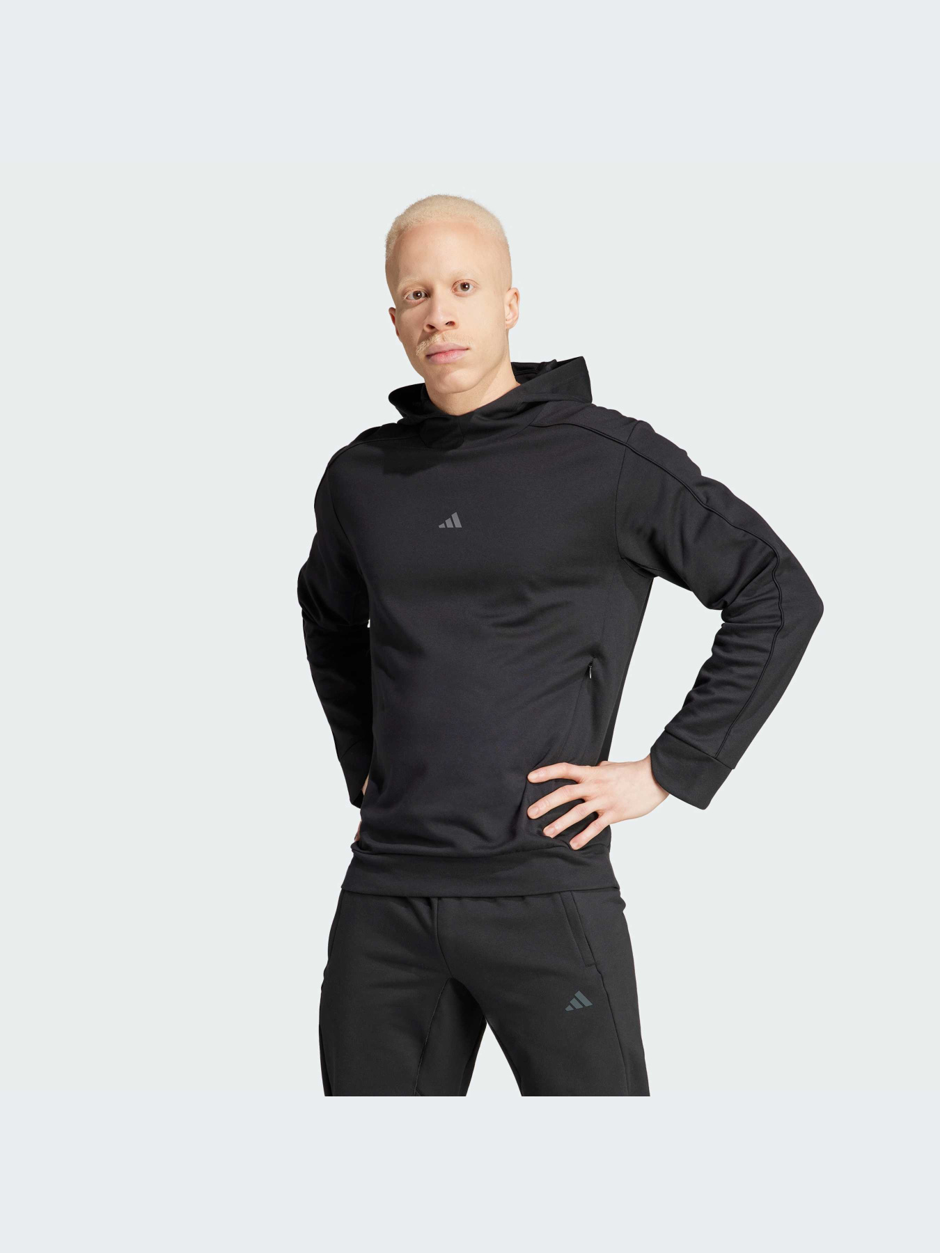 Худи и свитшоты Adidas модель IR9527 Фото