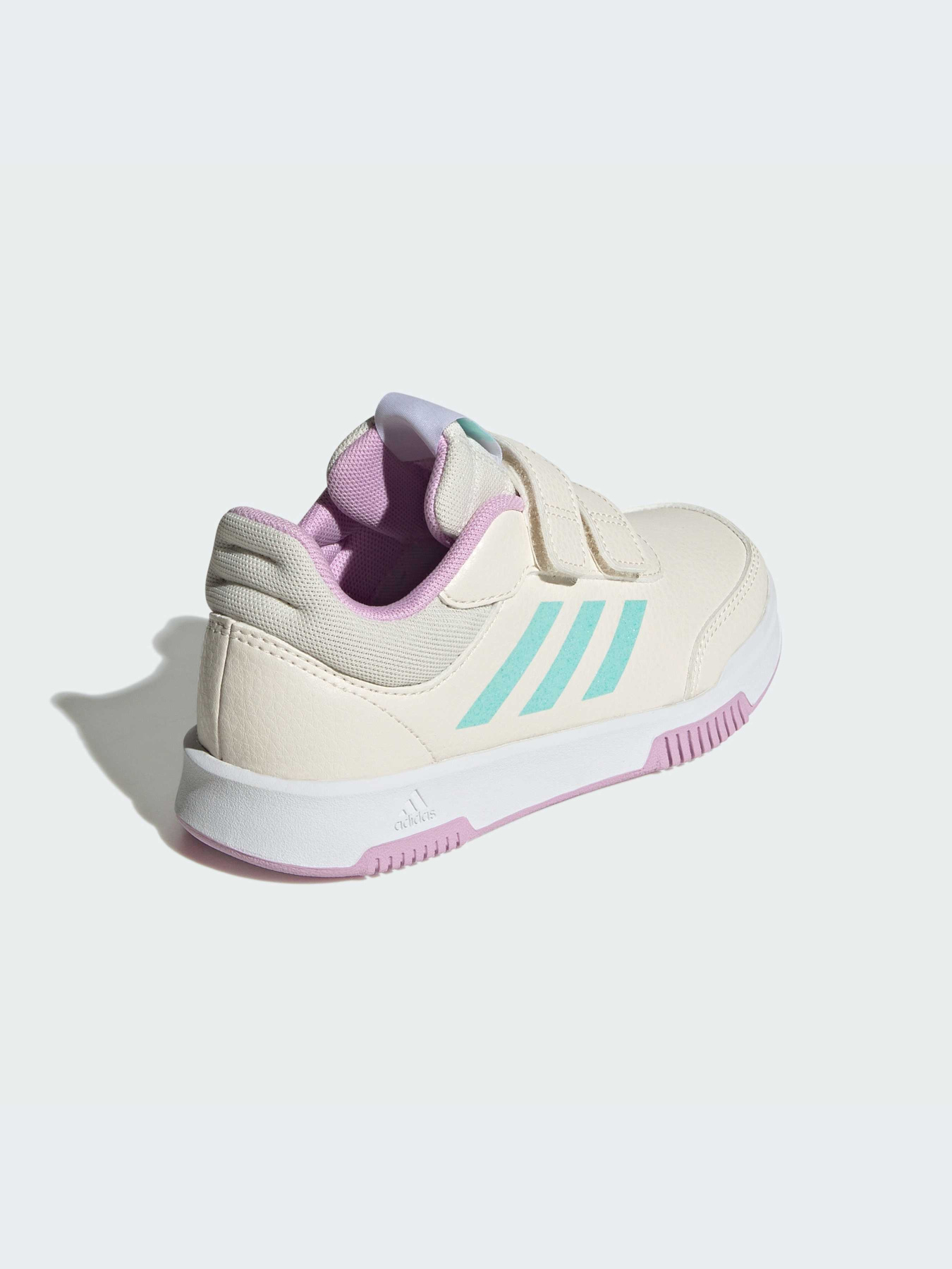 Кросівки Adidas модель IG8583 Кросівки Adidas модель IG8583 Фото
