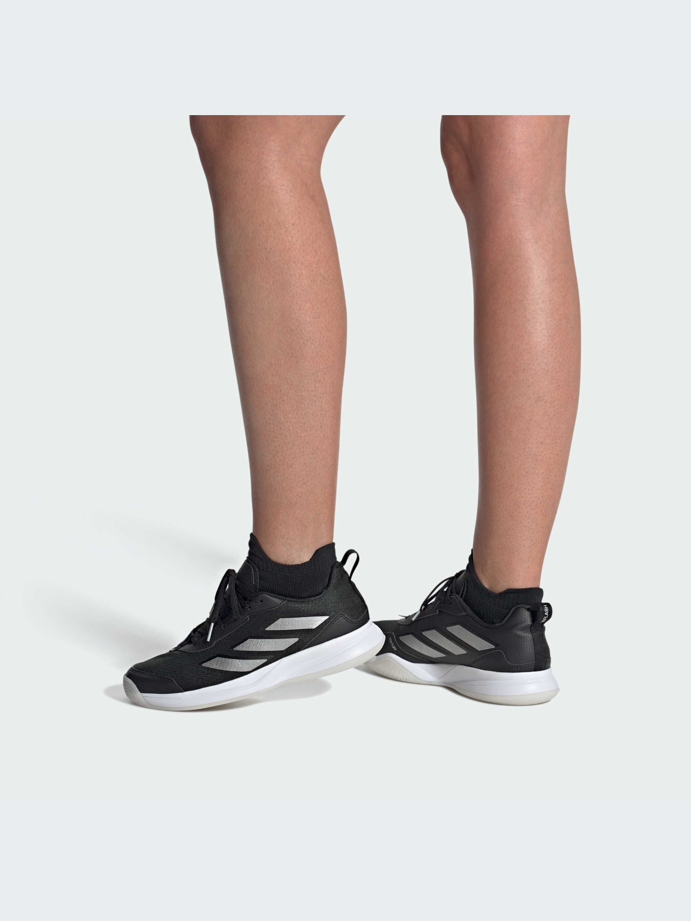 Кросівки Adidas модель IG9543 Фото