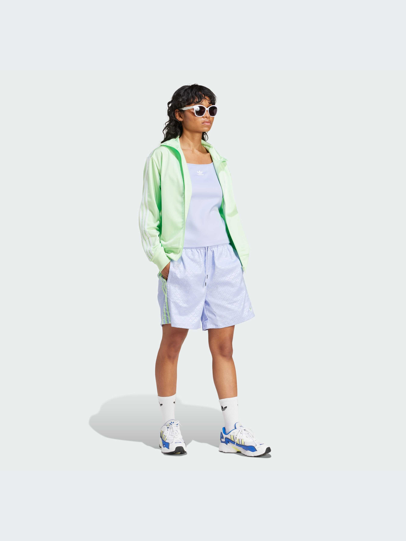 Худи и свитшоты Adidas модель IP0614 Фото