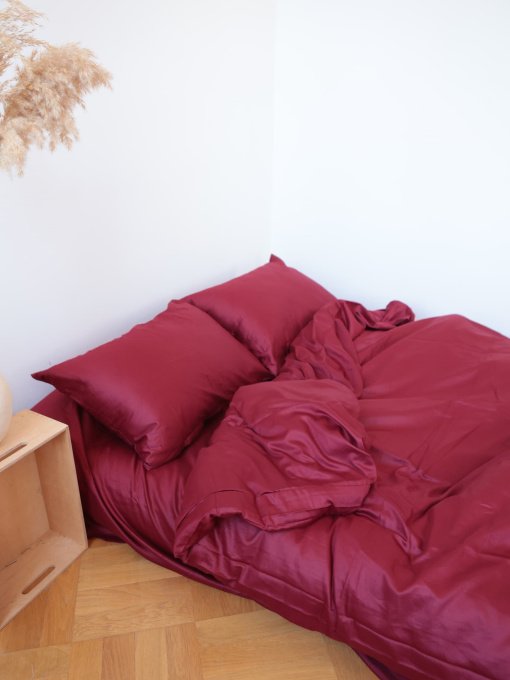Комплект постільної білизни з тканини Сатин Бордовий колір BedclozZzes модель 8972 Фото