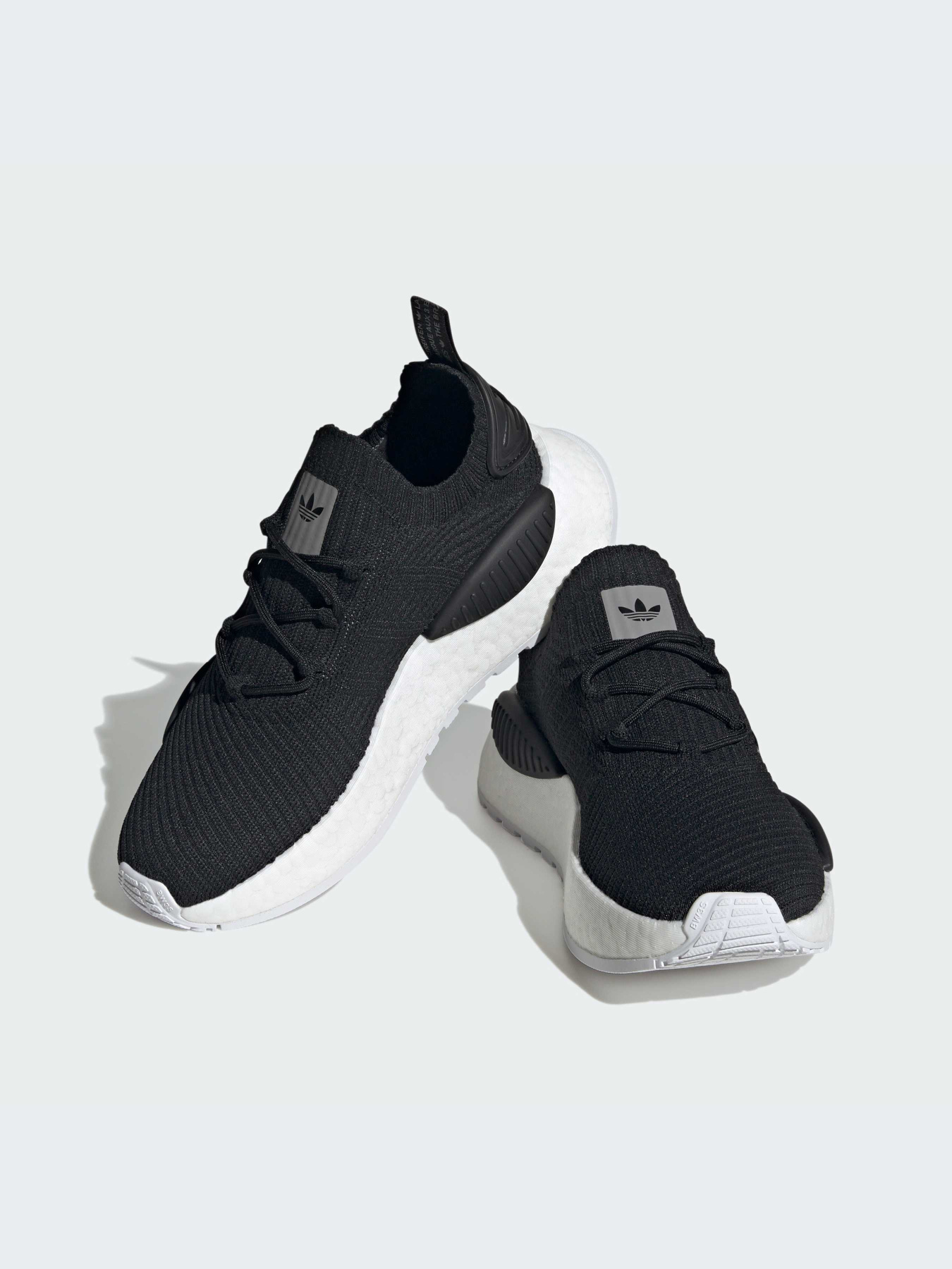 Кросівки Adidas NMD модель IG0480 Фото