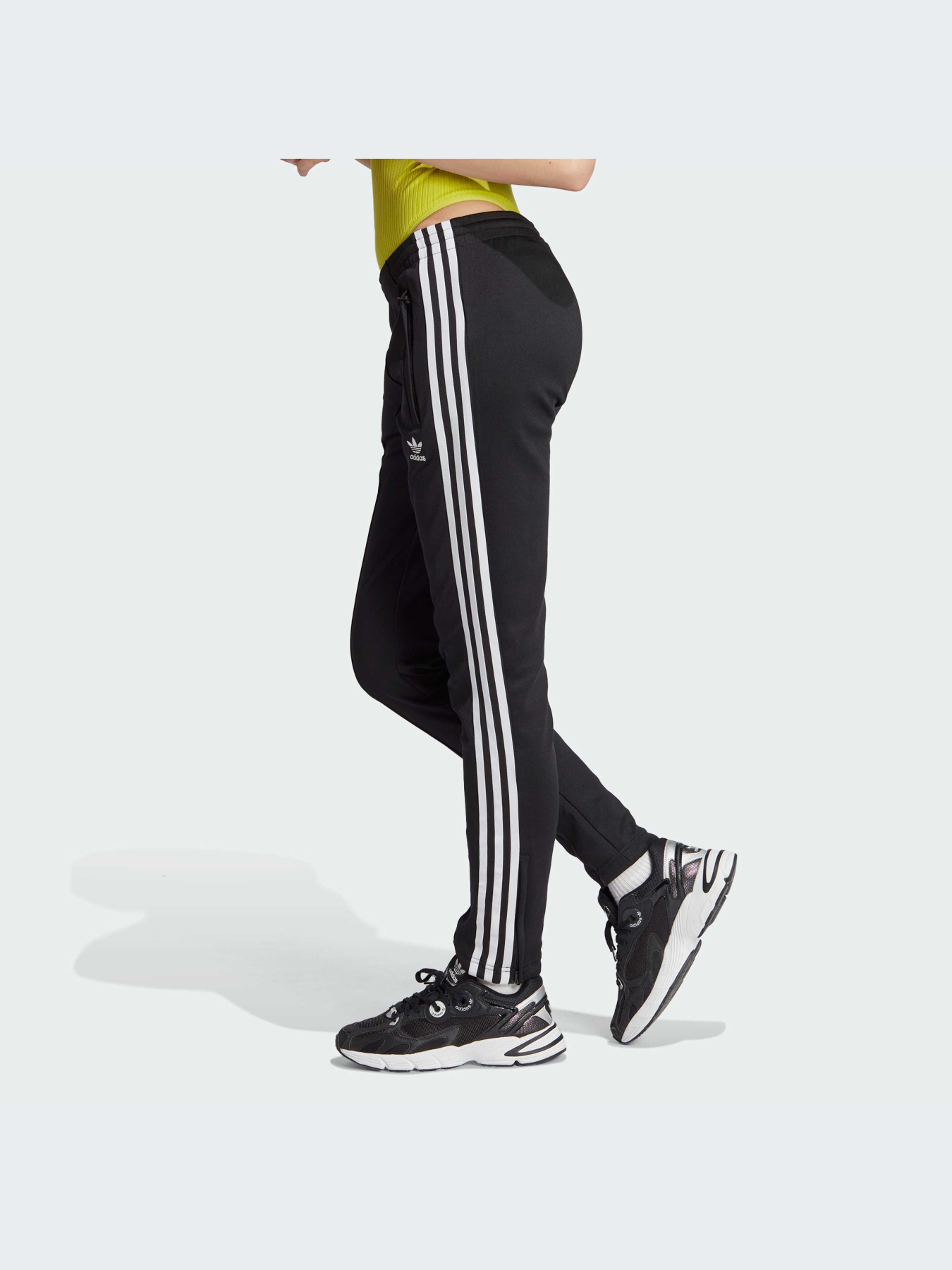 Брюки Adidas модель IK6600 Брюки Adidas модель IK6600 Фото