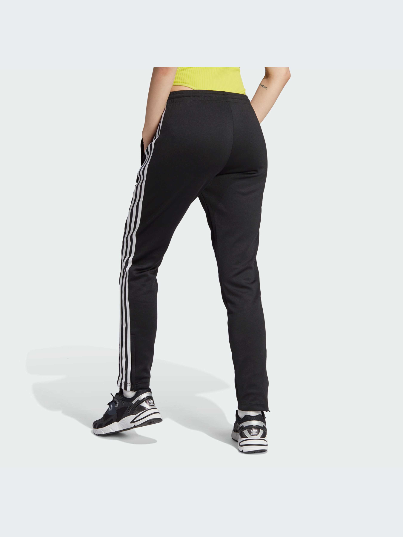 Брюки Adidas модель IK6600 Брюки Adidas модель IK6600 Фото