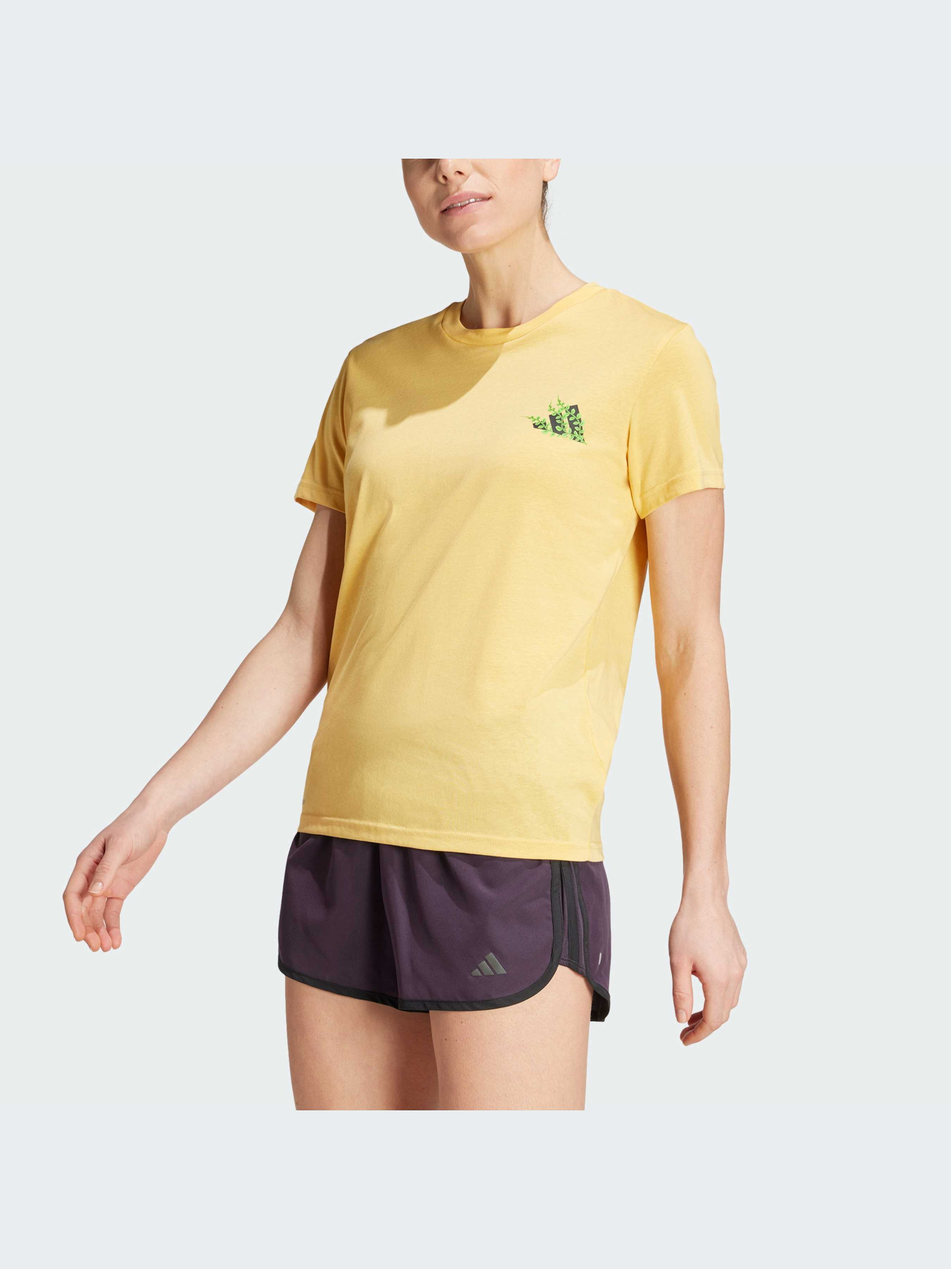 Футболки и поло Adidas модель IY7602 Футболки и поло Adidas модель IY7602 Фото