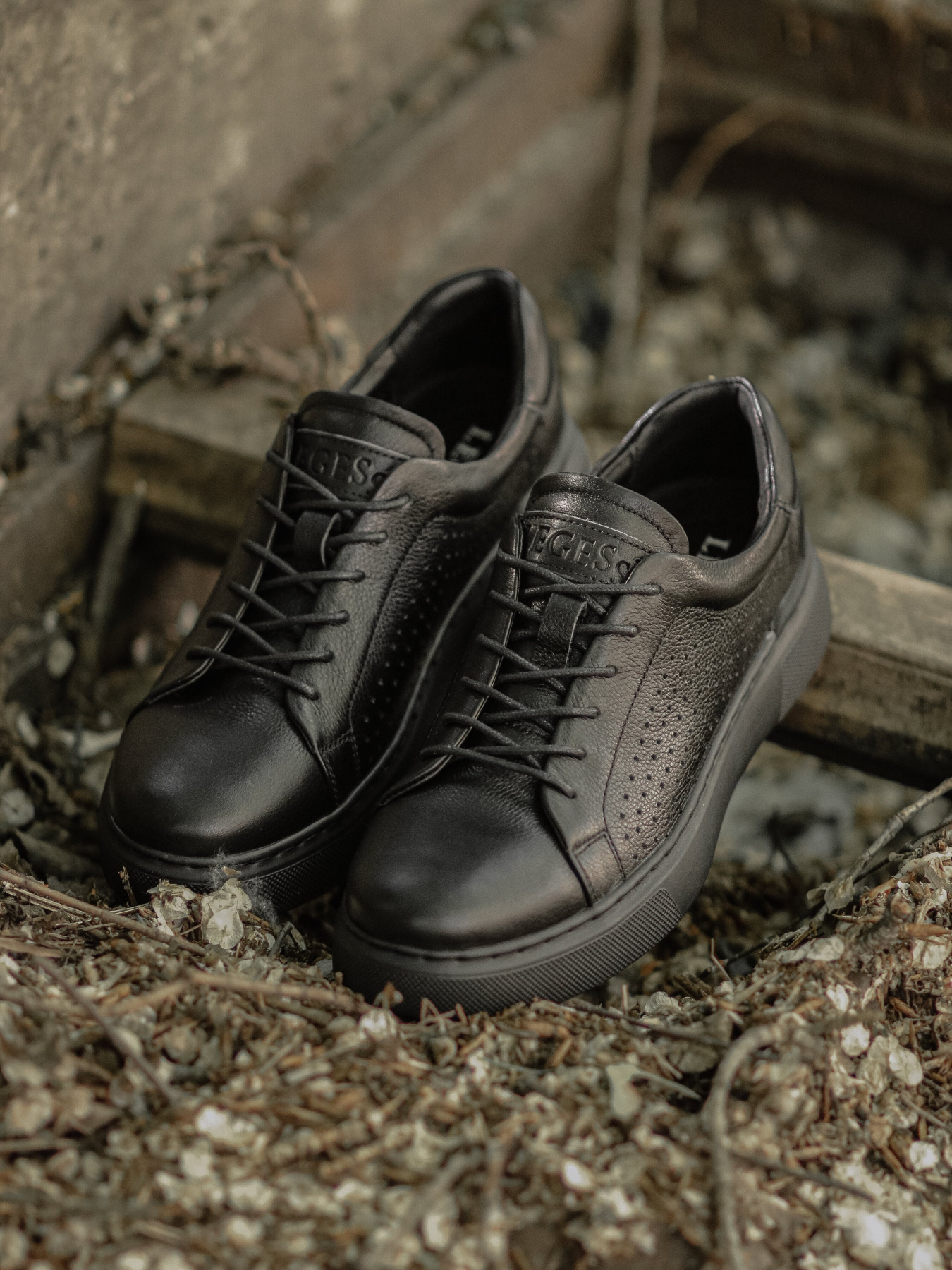 Кеди Legessy модель VINIL_BLACK_PERF Фото