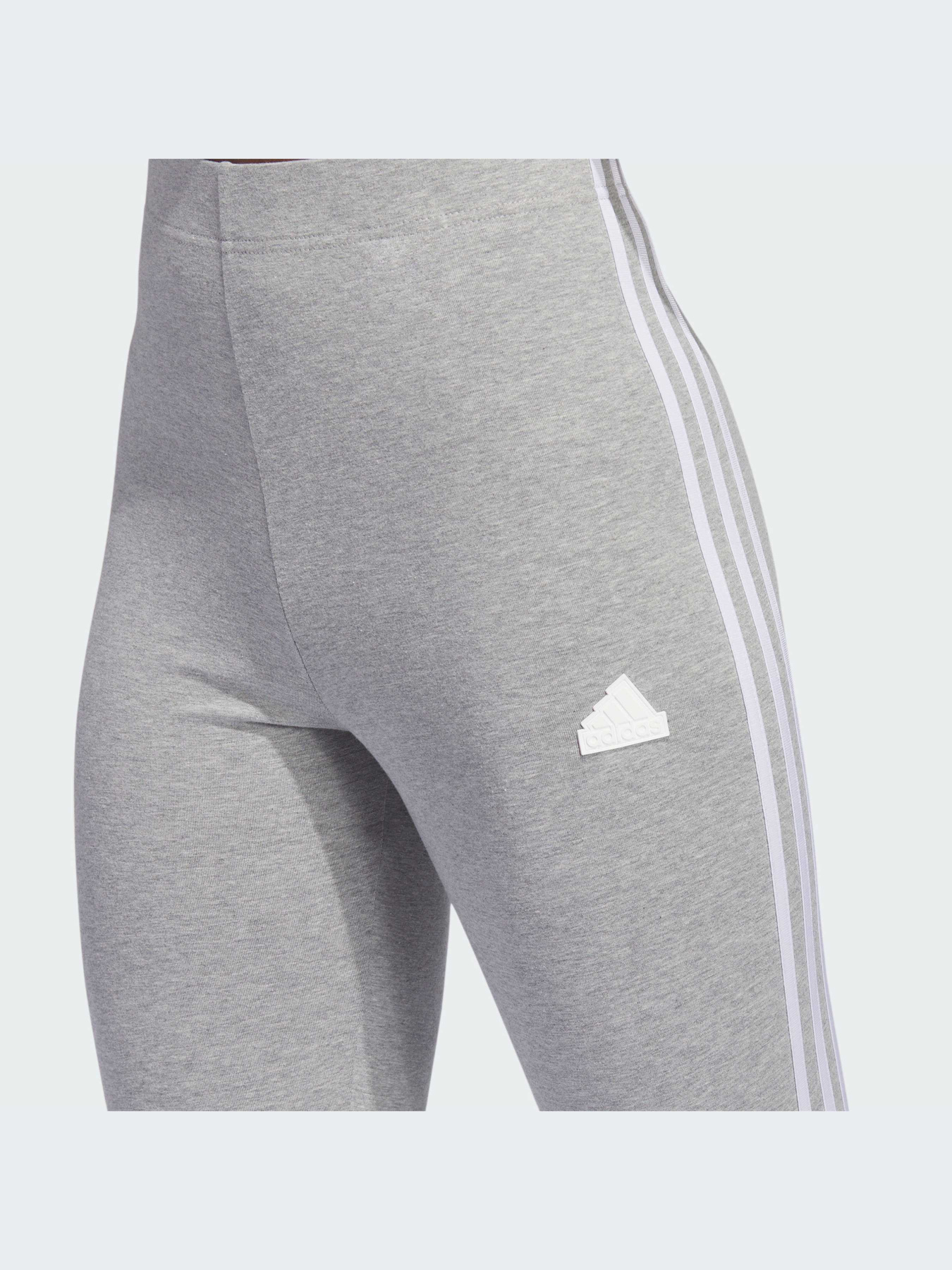 Брюки Adidas Культовые силуэты модель IC0516 Брюки Adidas Культовые силуэты модель IC0516 Фото