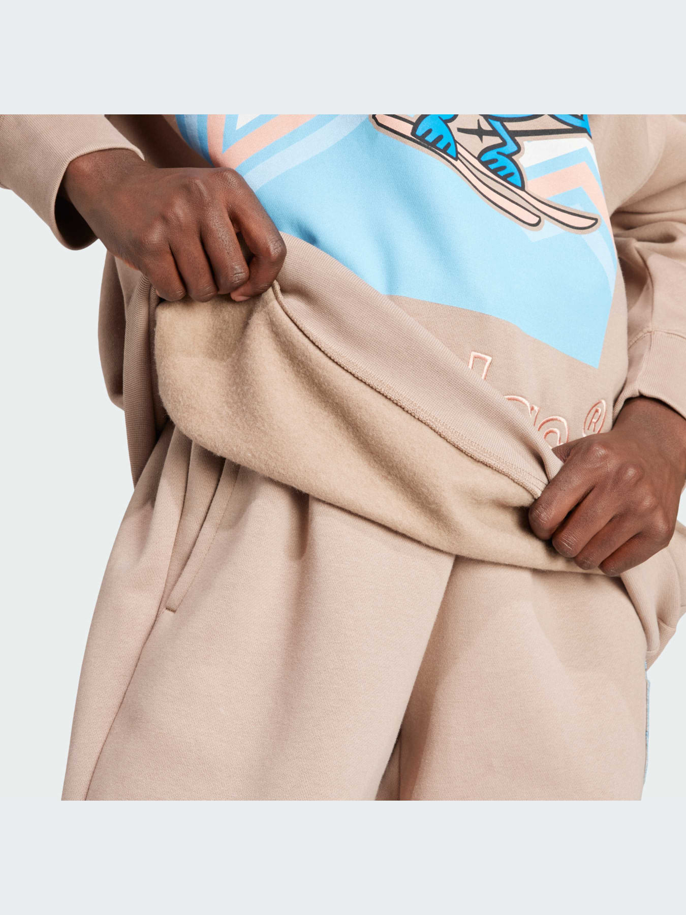 Худі та світшоти Adidas модель IT1742 Худі та світшоти Adidas модель IT1742 Фото
