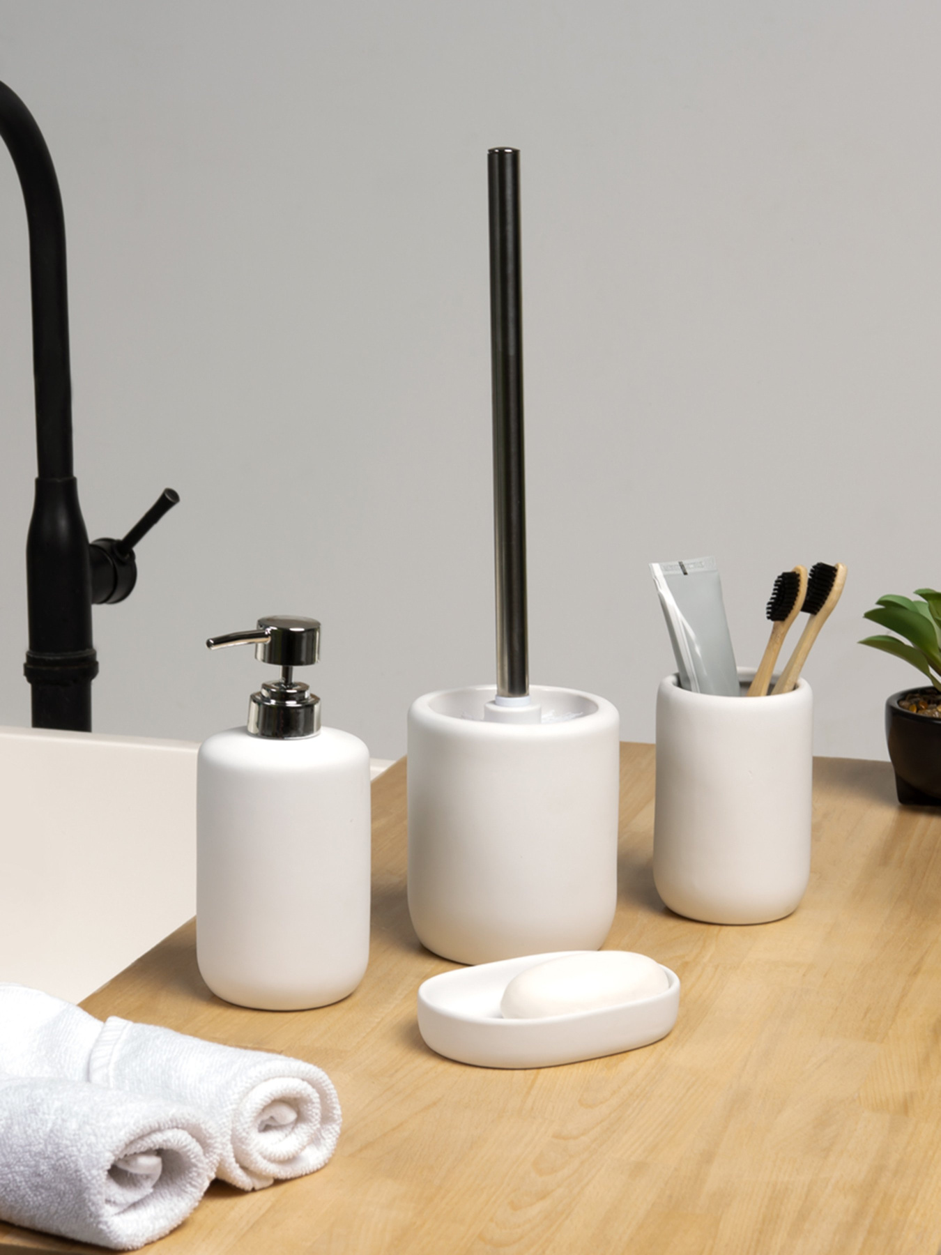 Ершик для унитаза белый Milan MBM HOME модель BA-25 WHITE Фото