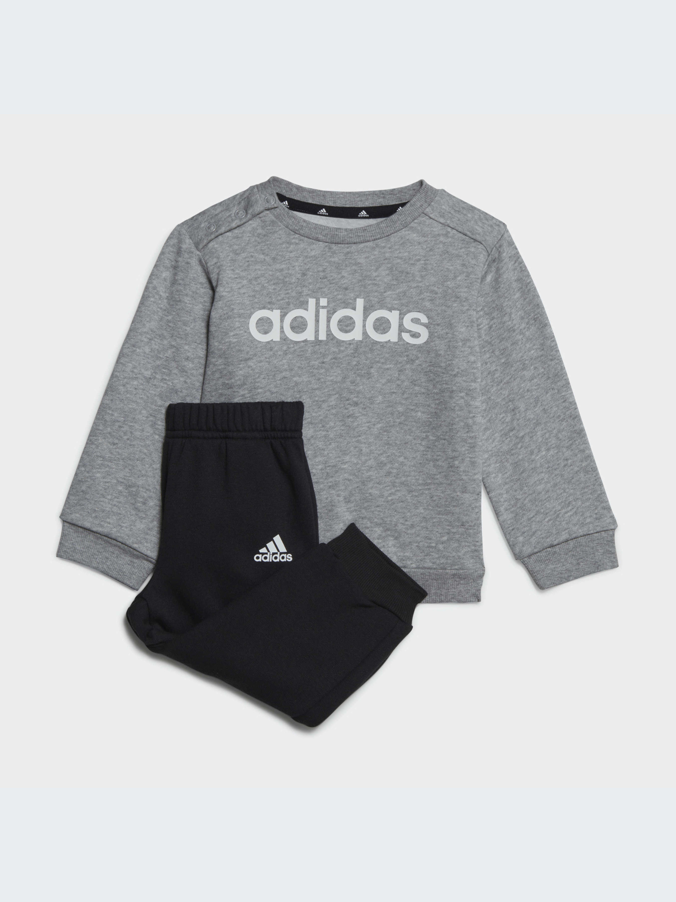 Костюмы Adidas модель HR5882 Костюмы Adidas модель HR5882 Фото