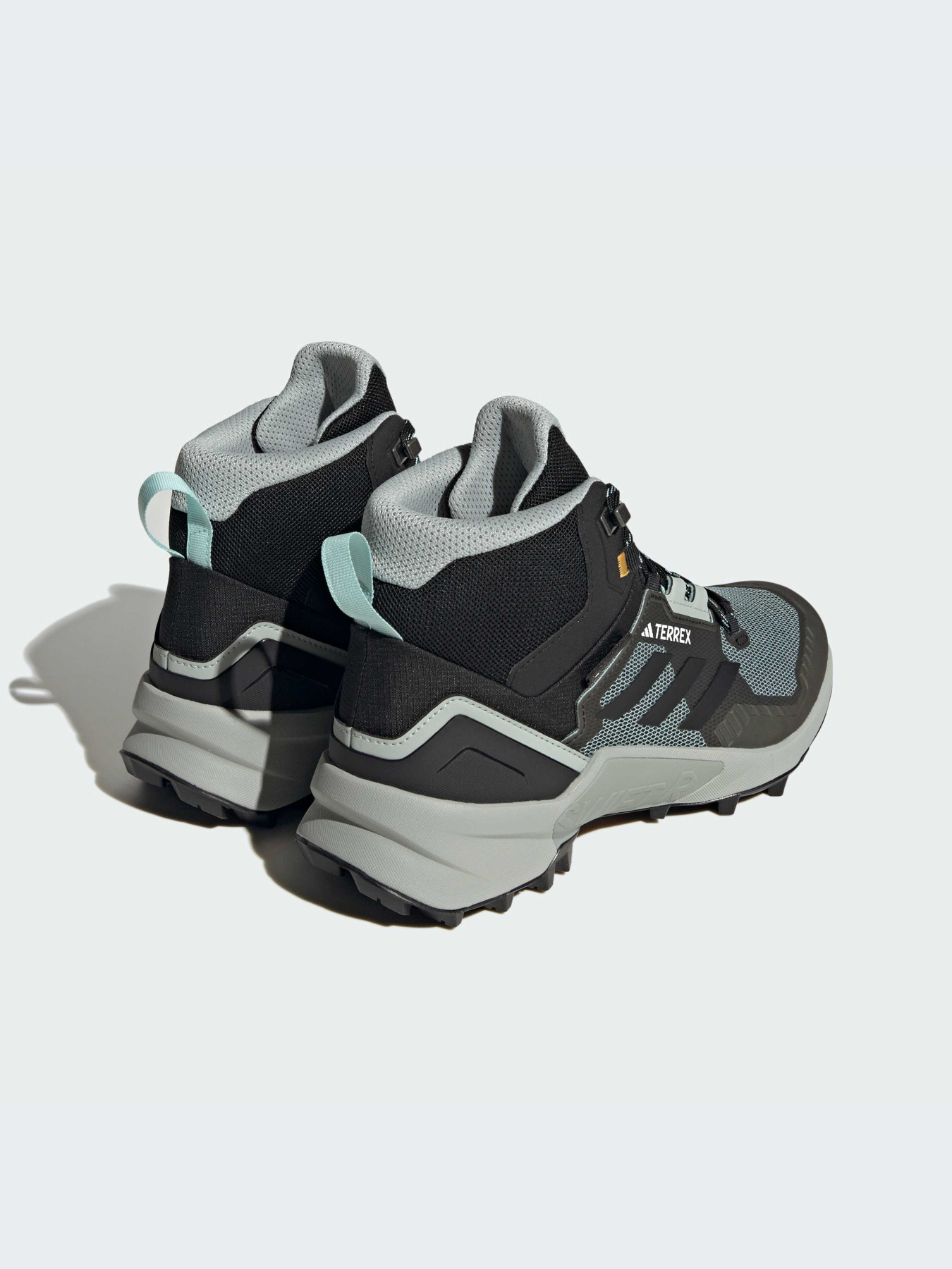 Кроссовки Adidas модель IF2401 Кроссовки Adidas модель IF2401 Фото