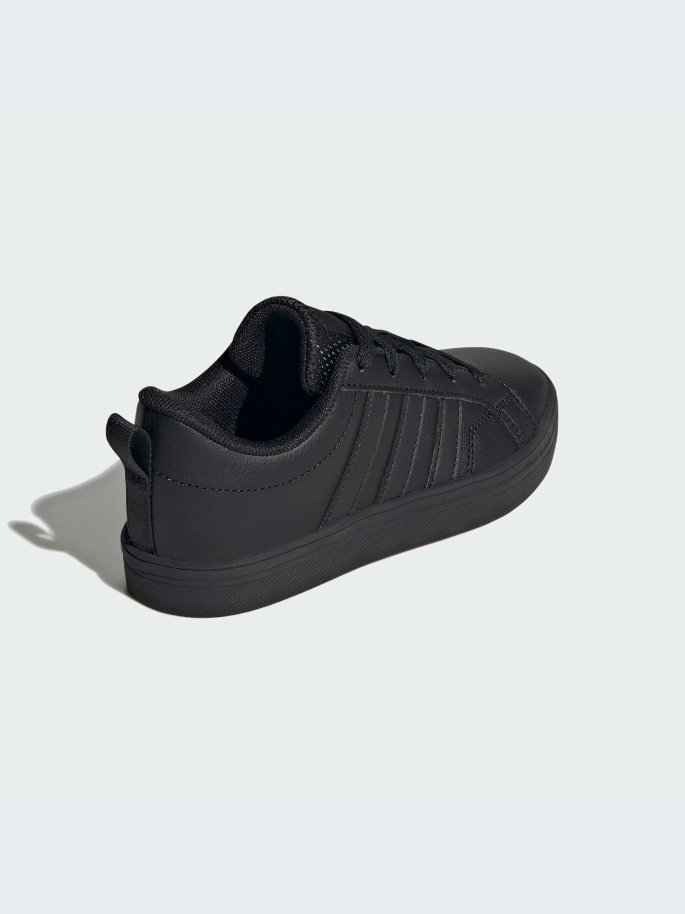 Кросівки Adidas модель IE3467 Фото
