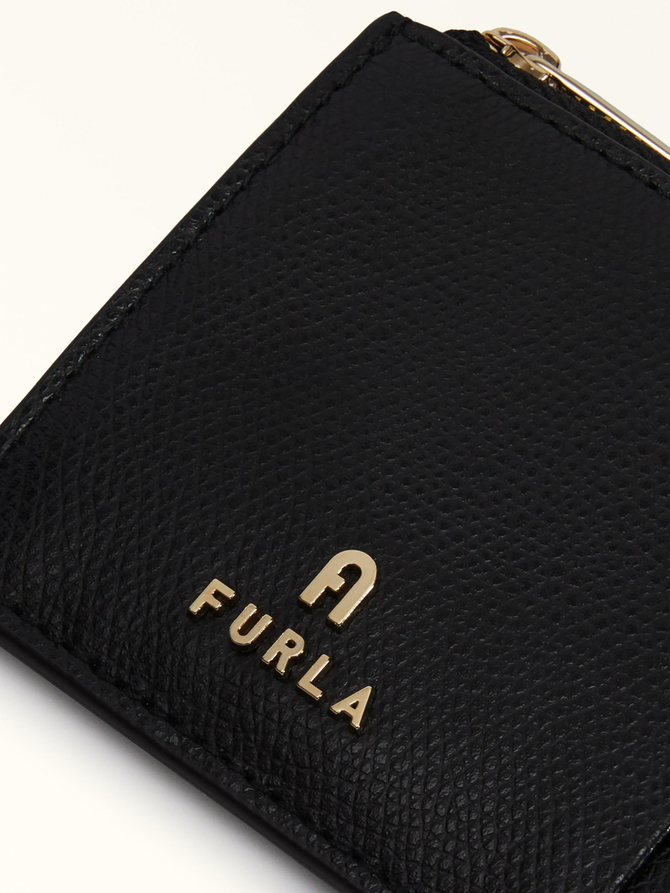 Кошельки Furla CAMELIA M ZIPPED CARD CASE модель WP00310ARE000O60001007 Кошельки Furla CAMELIA M ZIPPED CARD CASE модель WP00310ARE000O60001007 Фото